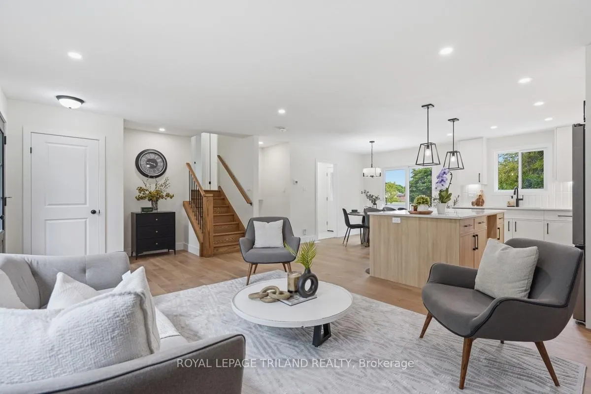 Photo 11 of 110 St Lawrence Boulevard, London, South O — HOMEH