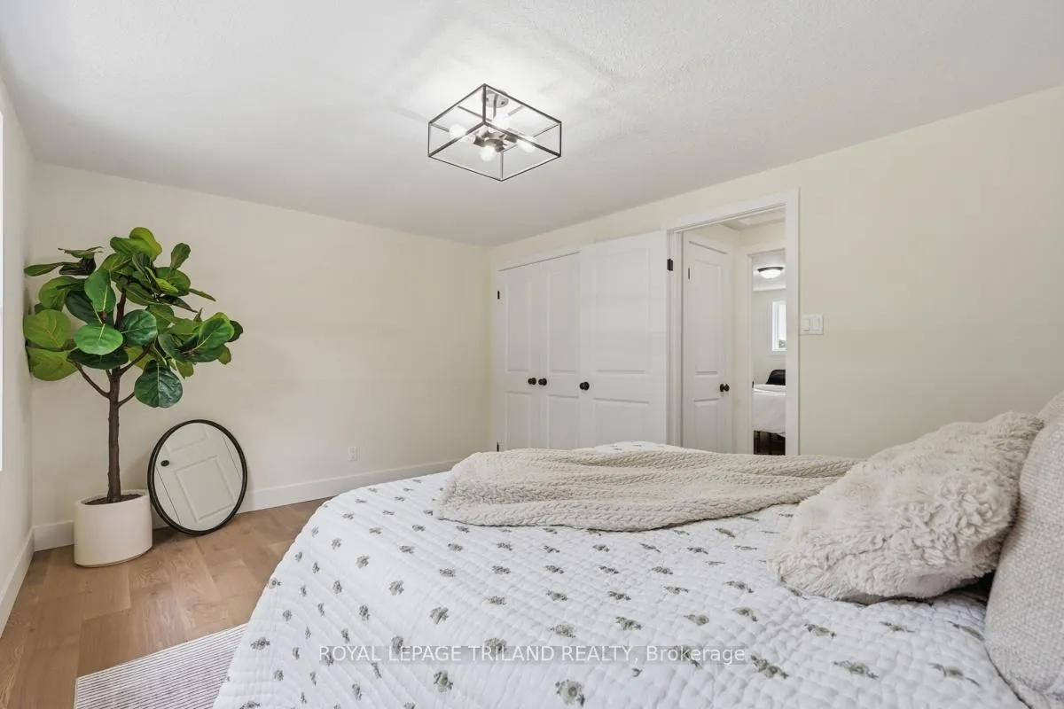 Photo 21 of 110 St Lawrence Boulevard, London, South O — HOMEH