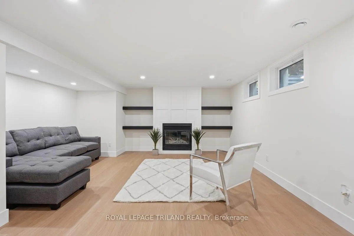 Photo 28 of 110 St Lawrence Boulevard, London, South O — HOMEH