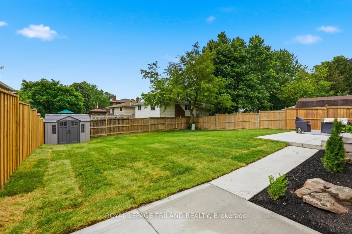 Photo 36 of 110 St Lawrence Boulevard, London, South O — HOMEH
