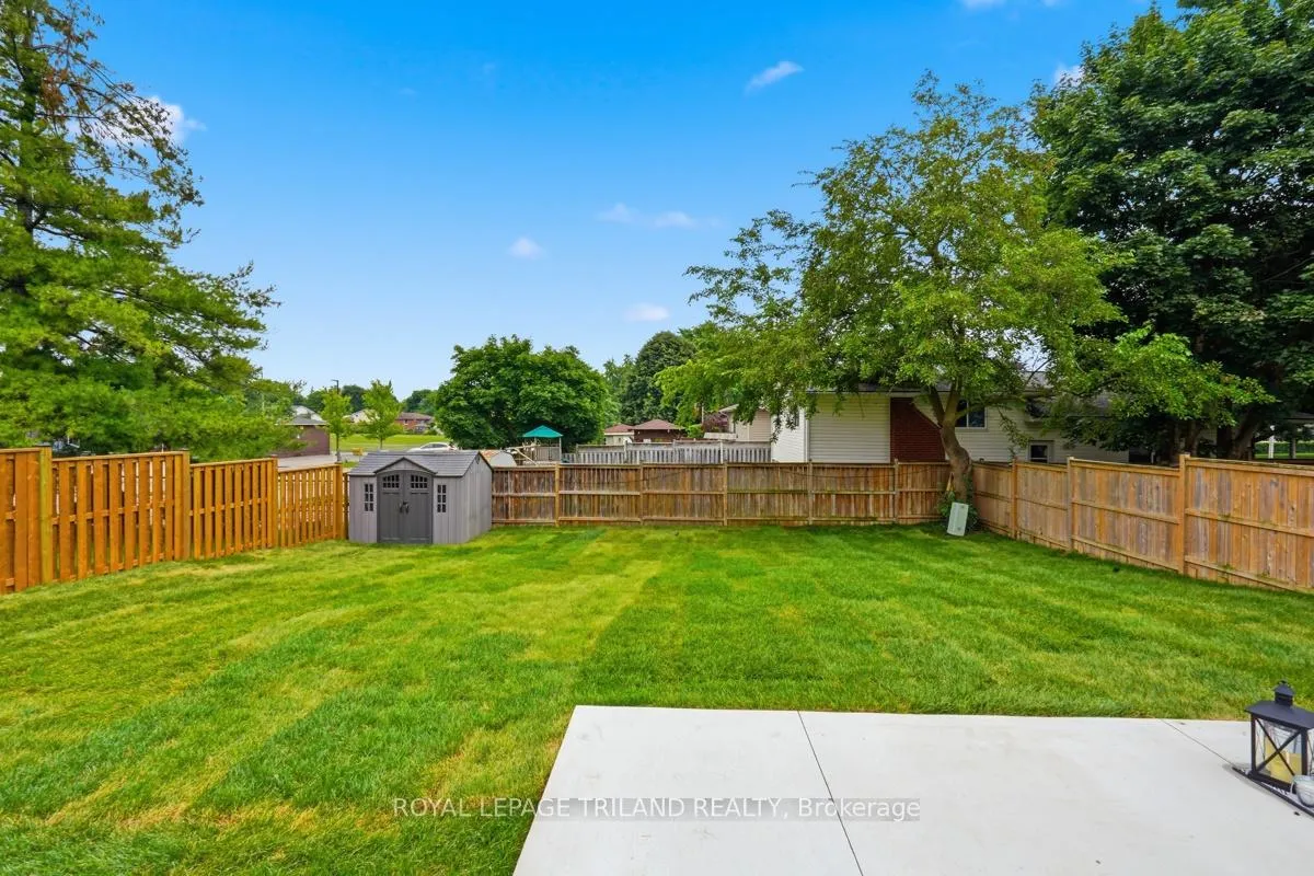Photo 37 of 110 St Lawrence Boulevard, London, South O — HOMEH