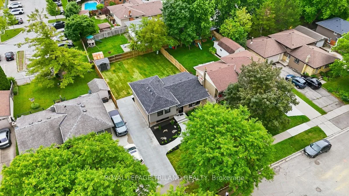 Photo 40 of 110 St Lawrence Boulevard, London, South O — HOMEH