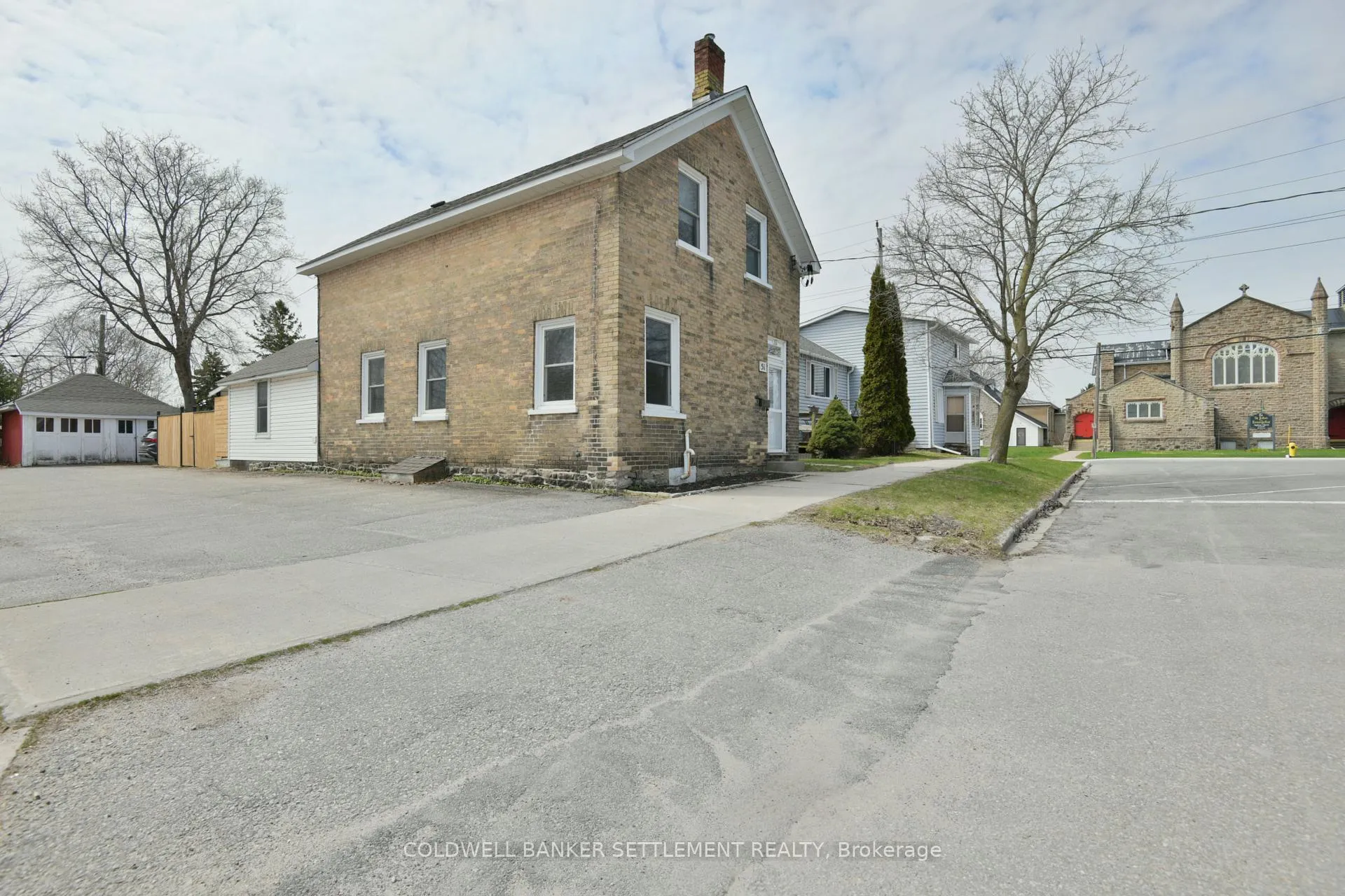 Photo 2 of 51 Main Street W, Smiths Falls, Smiths Falls — HOMEH