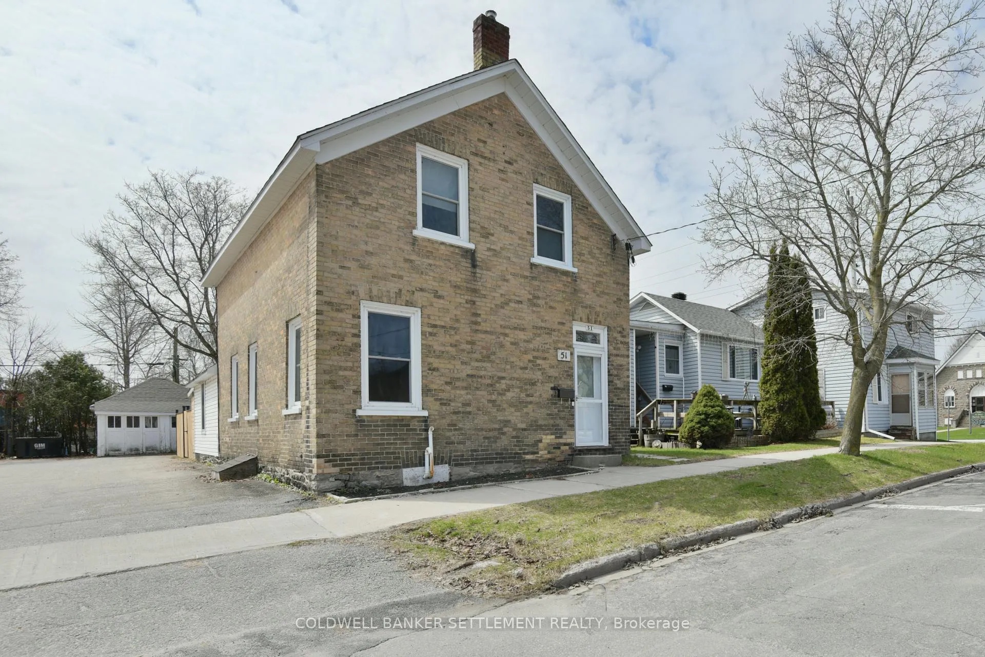 Photo 1 of 51 Main Street W, Smiths Falls, Smiths Falls — HOMEH