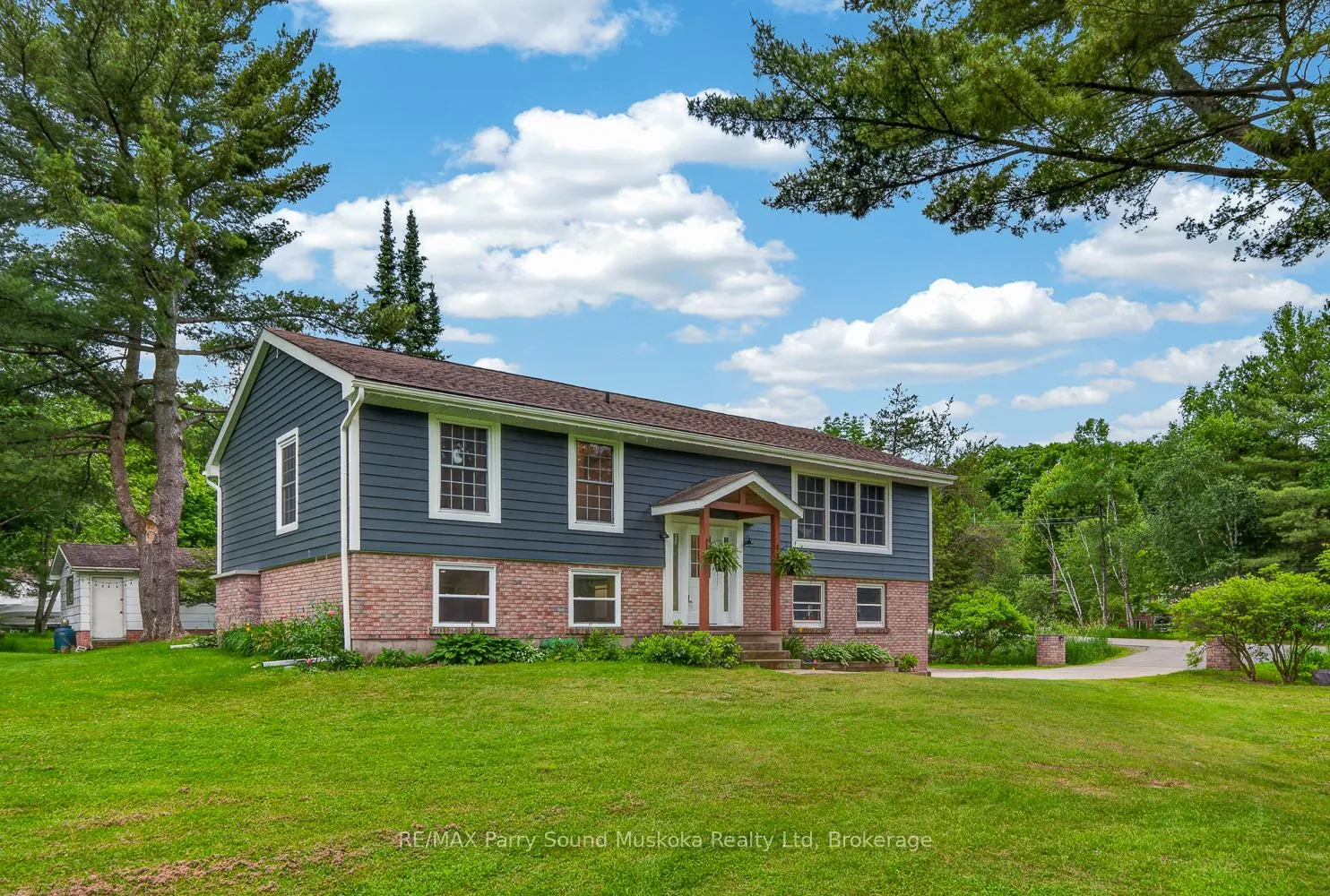 Photo 2 of 109 North Road N, McDougall — HOMEH