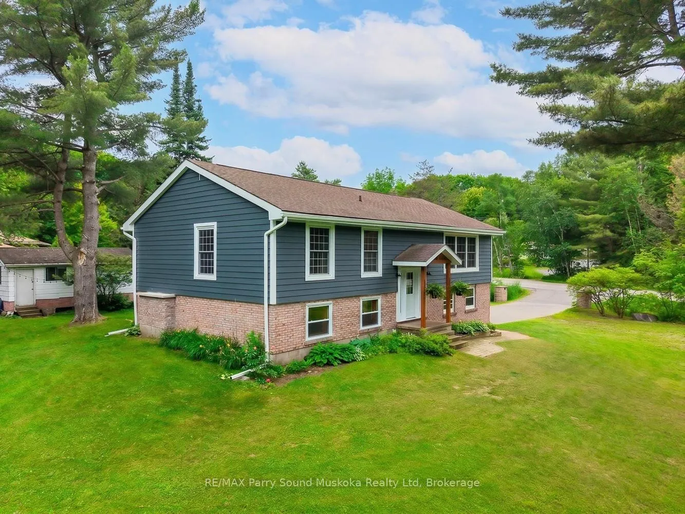 Photo 3 of 109 North Road N, McDougall — HOMEH