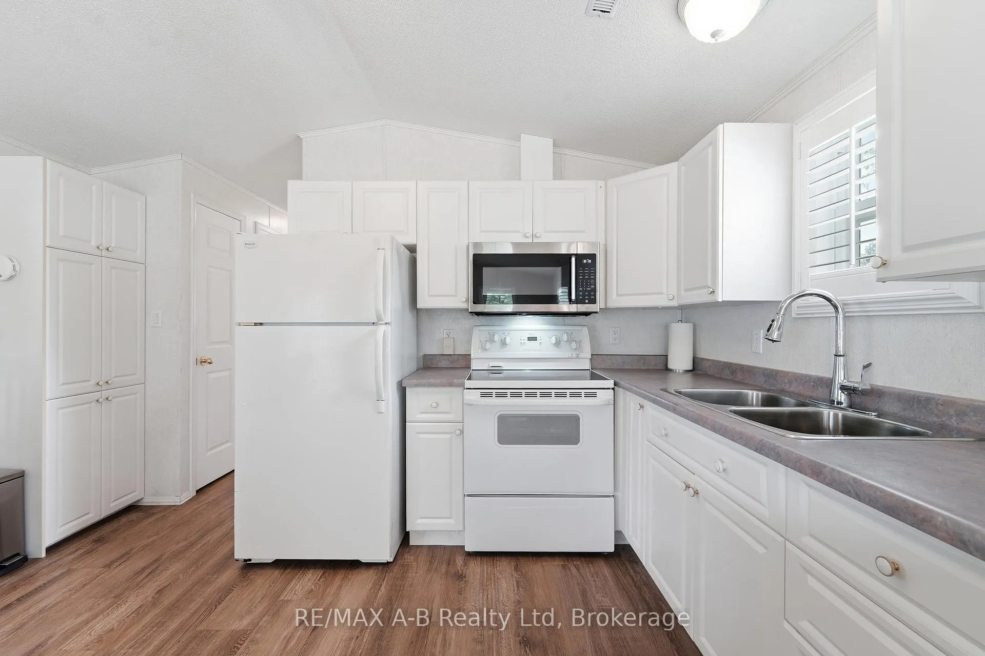 Photo 10 of Unit 906, 316489 31st Line, Zorra, Rural Zorra — HOMEH