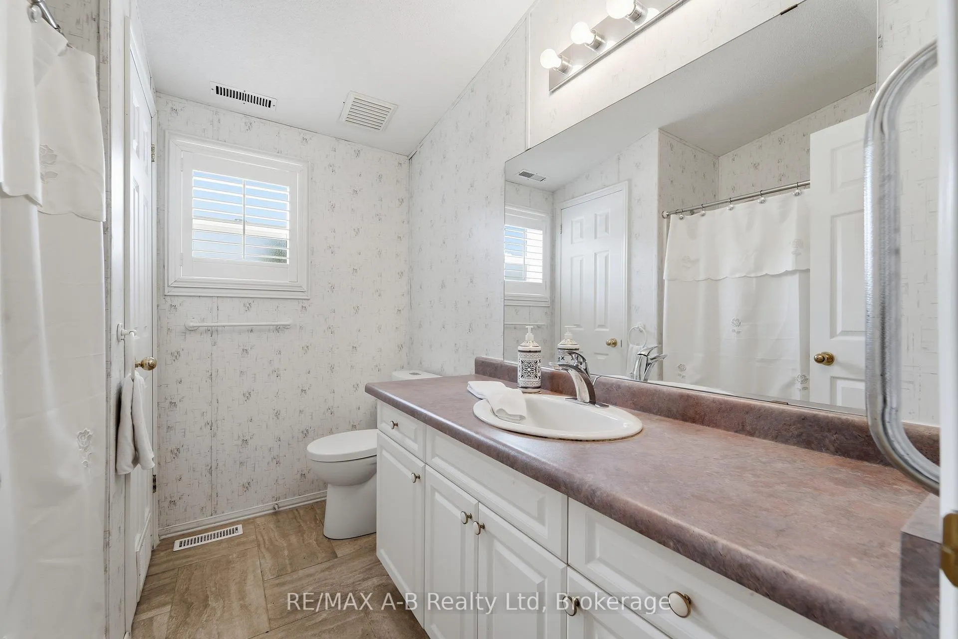 Photo 17 of Unit 906, 316489 31st Line, Zorra, Rural Zorra — HOMEH