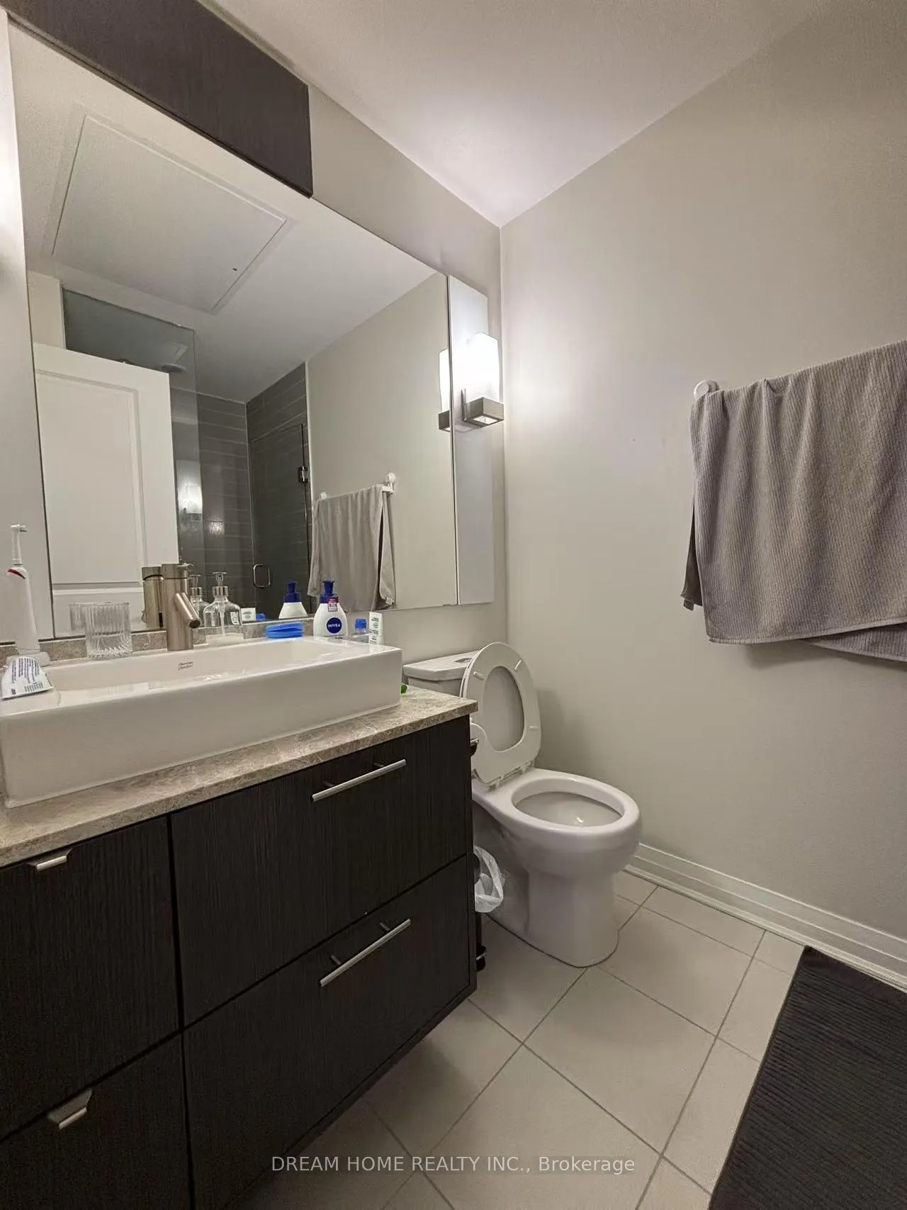 Photo 4 of Unit 1503, 8 mercer Street, Toronto, Waterfront Communities — HOMEH