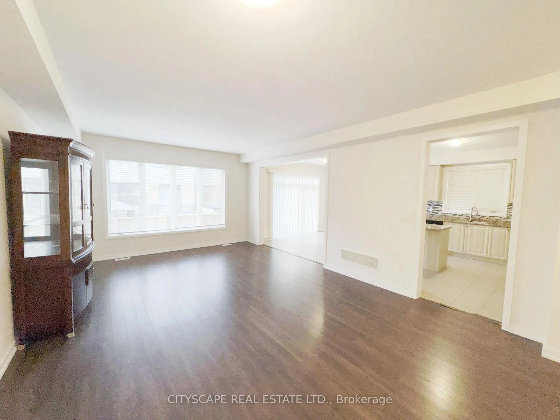 Photo 8 of 16 Pagebrook Crescent, Hamilton, Stoney Creek Mountain — HOMEH