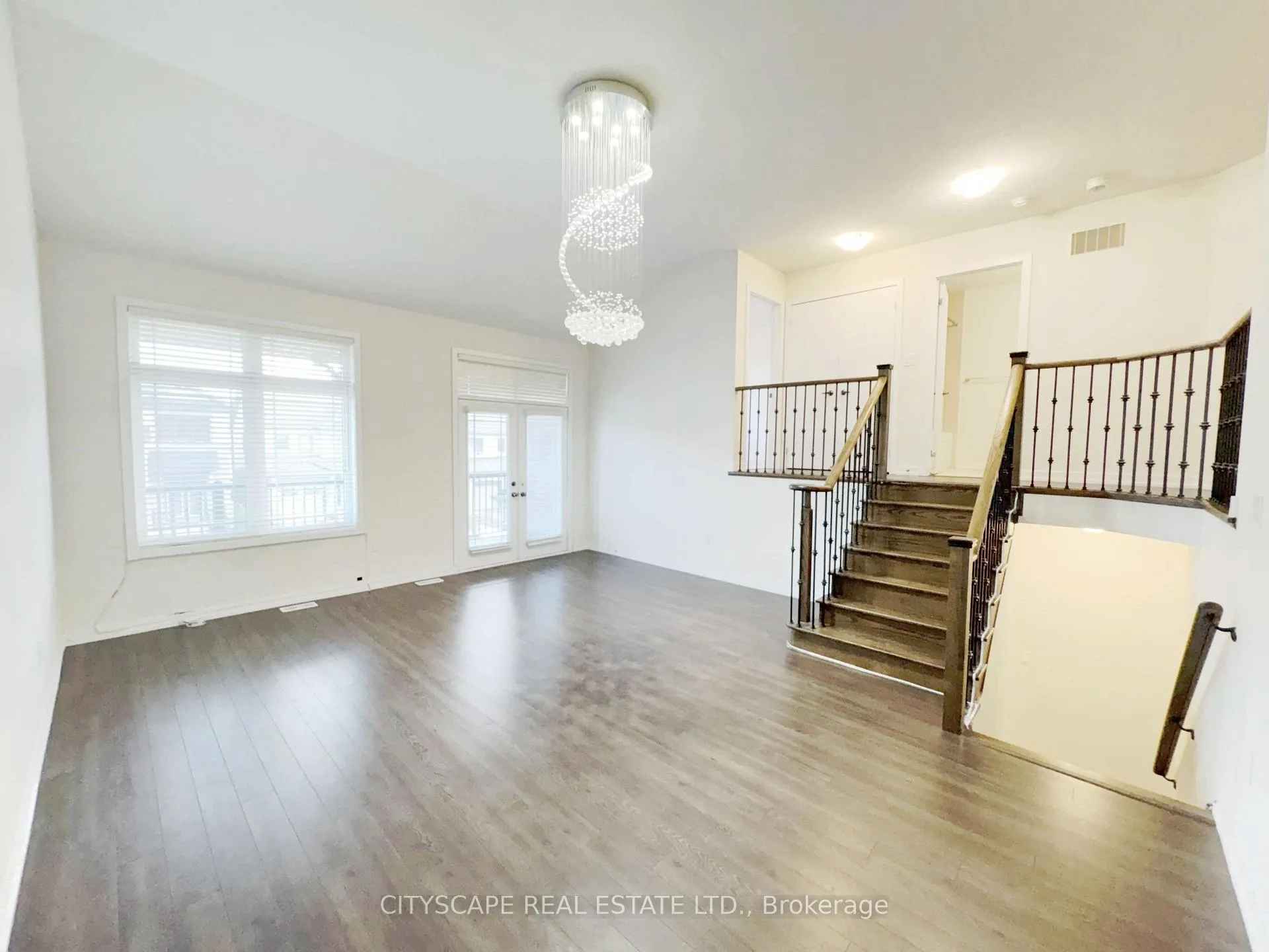 Photo 17 of 16 Pagebrook Crescent, Hamilton, Stoney Creek Mountain — HOMEH