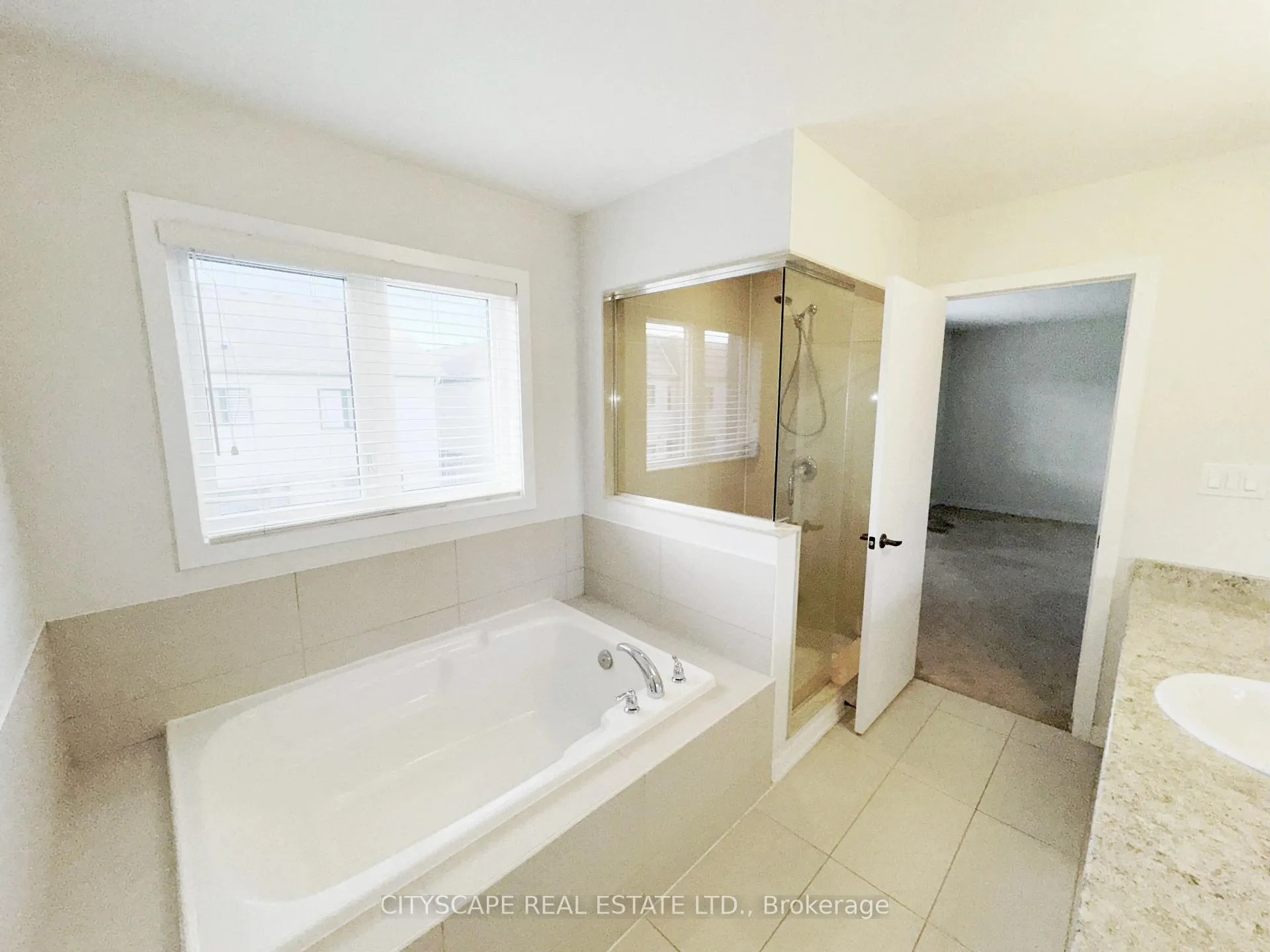 Photo 25 of 16 Pagebrook Crescent, Hamilton, Stoney Creek Mountain — HOMEH