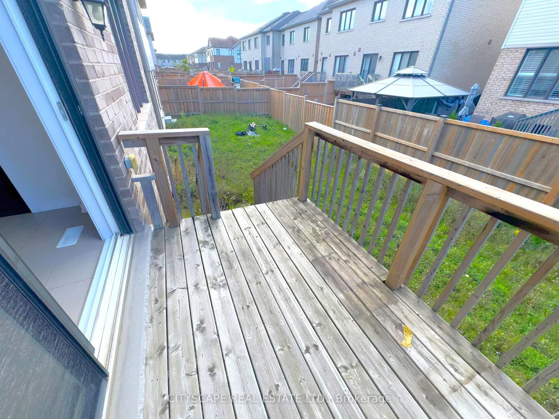 Photo 42 of 16 Pagebrook Crescent, Hamilton, Stoney Creek Mountain — HOMEH