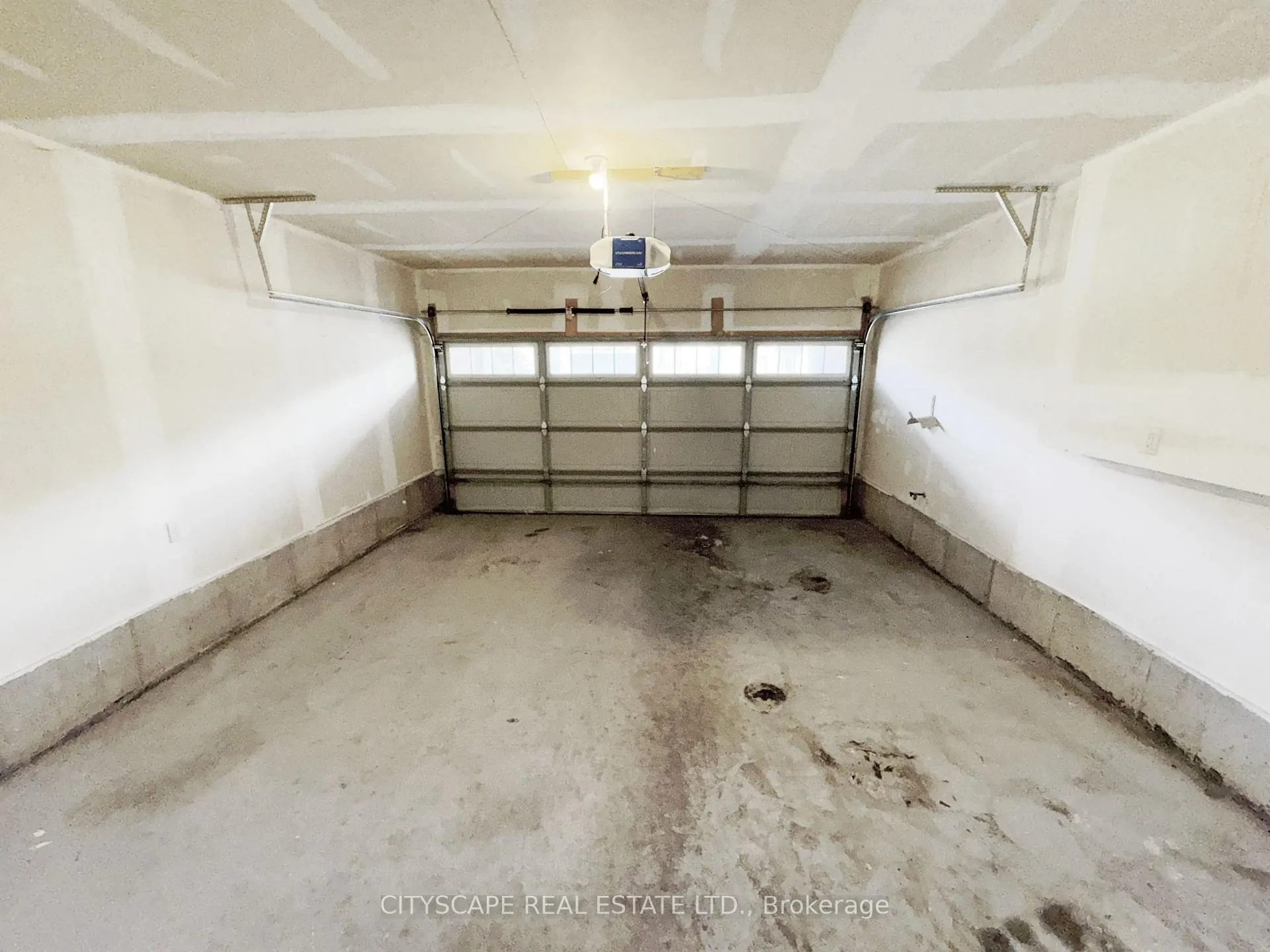 Photo 47 of 16 Pagebrook Crescent, Hamilton, Stoney Creek Mountain — HOMEH