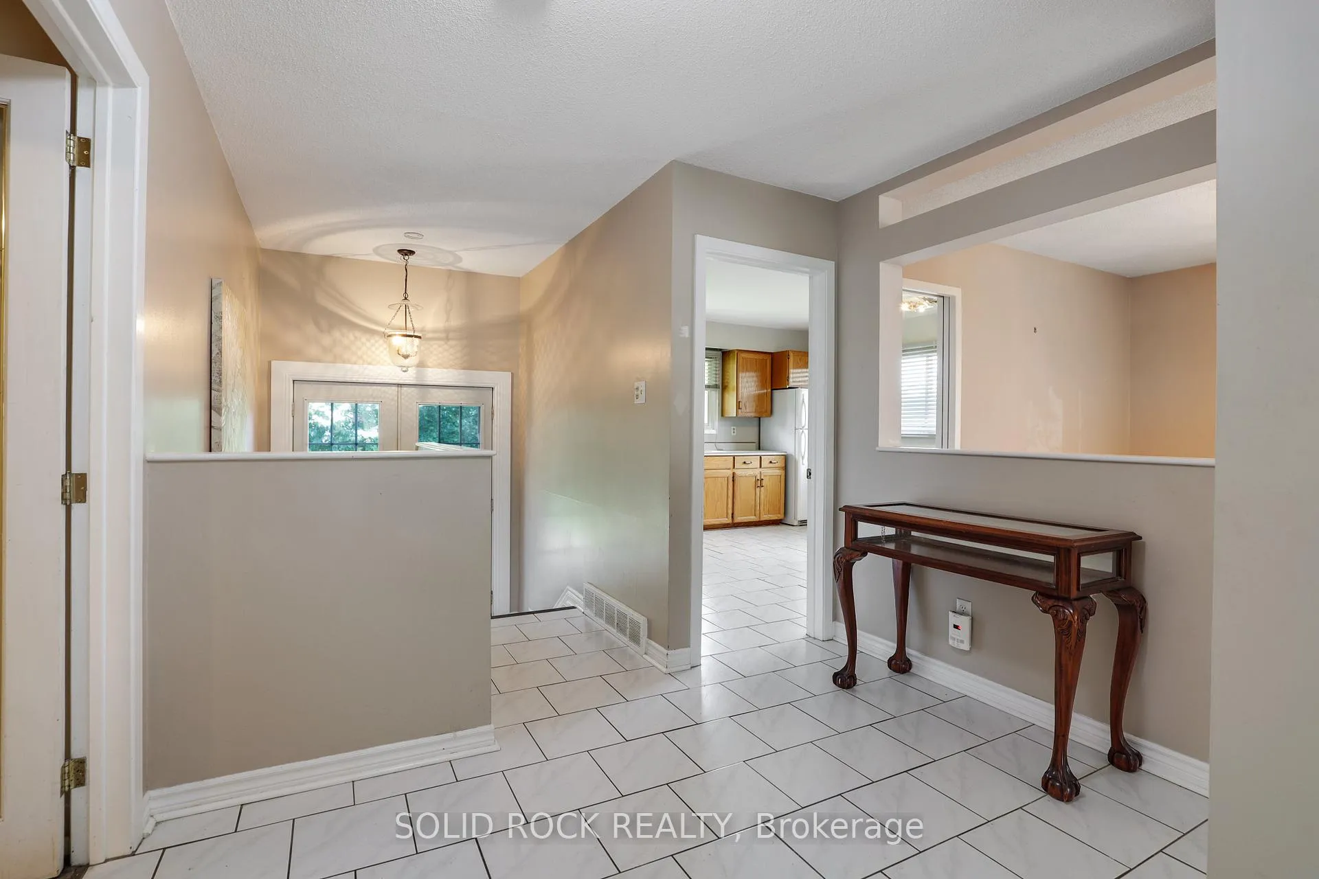 Photo 5 of 10 Orr Street, Ottawa, Barrhaven - Pheasant Run — HOMEH