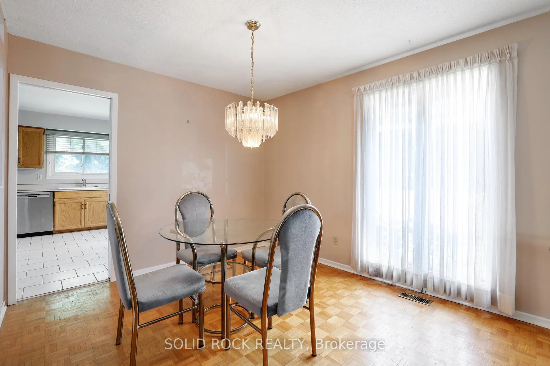 Photo 9 of 10 Orr Street, Ottawa, Barrhaven - Pheasant Run — HOMEH