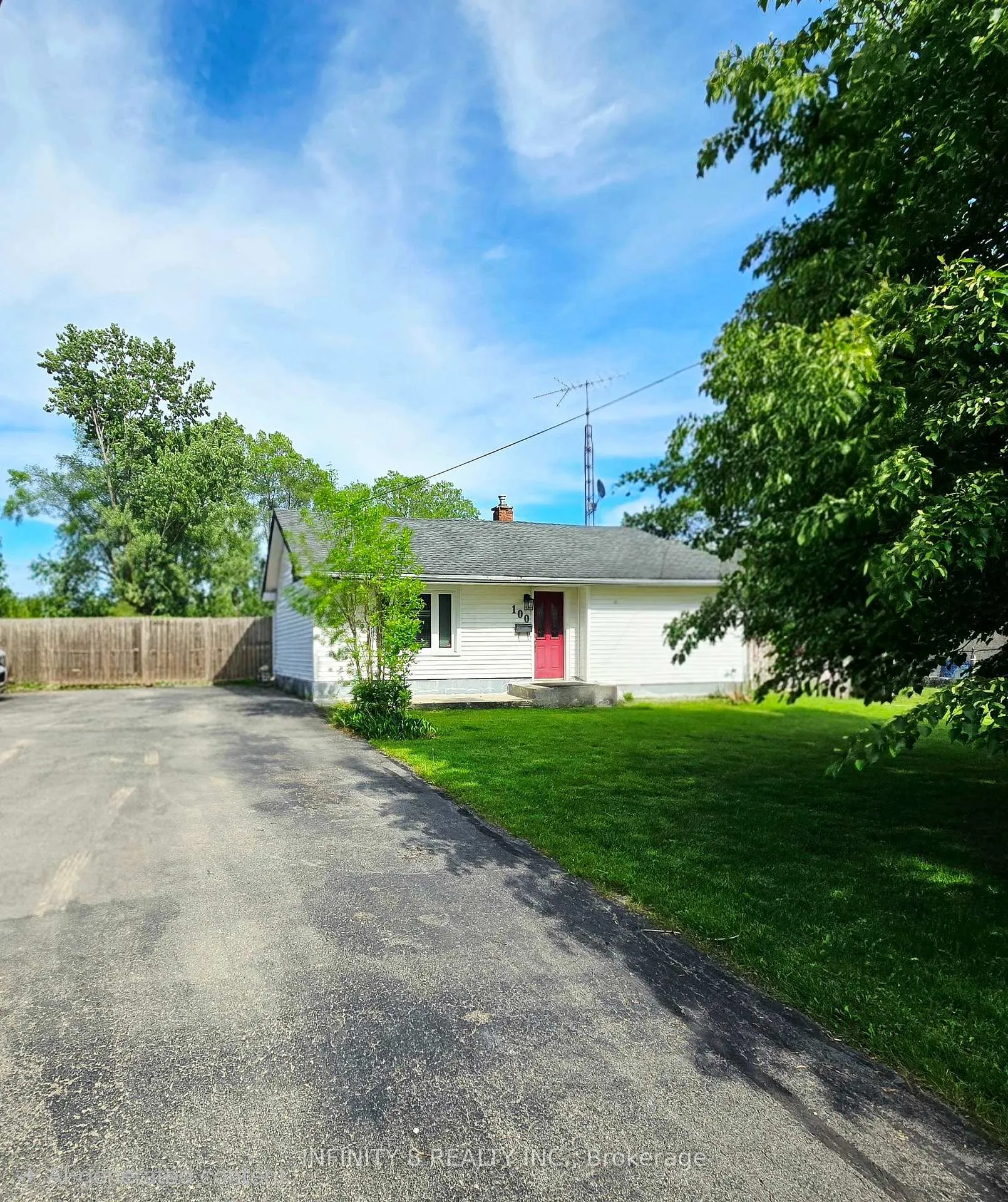 Photo of 100 Louth Street