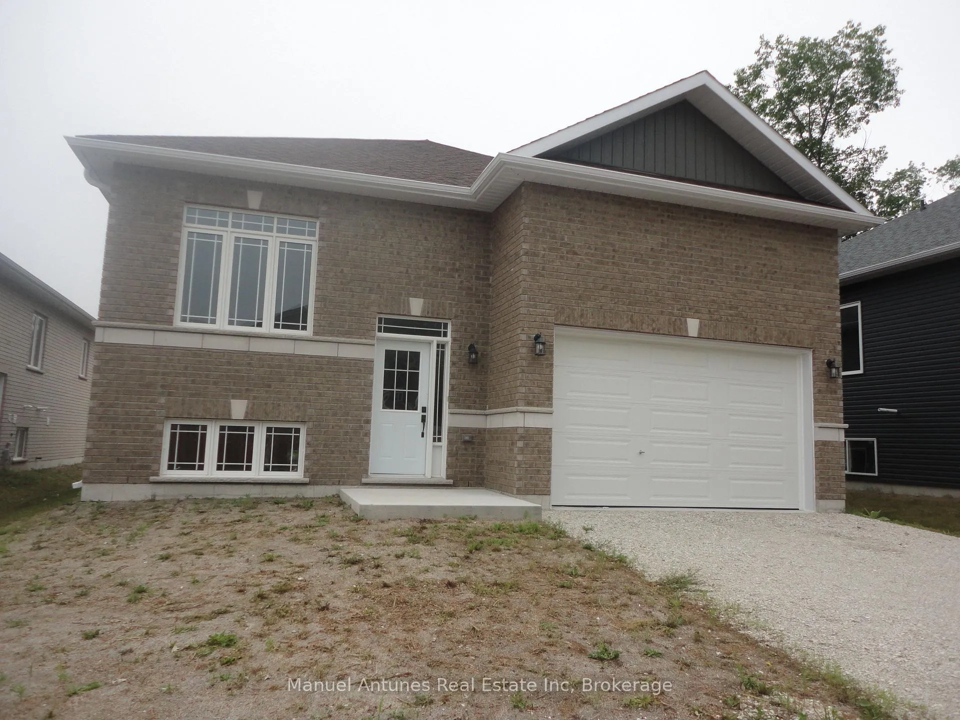 Photo 4 of 4 Joanne Crescent, Wasaga Beach — HOMEH