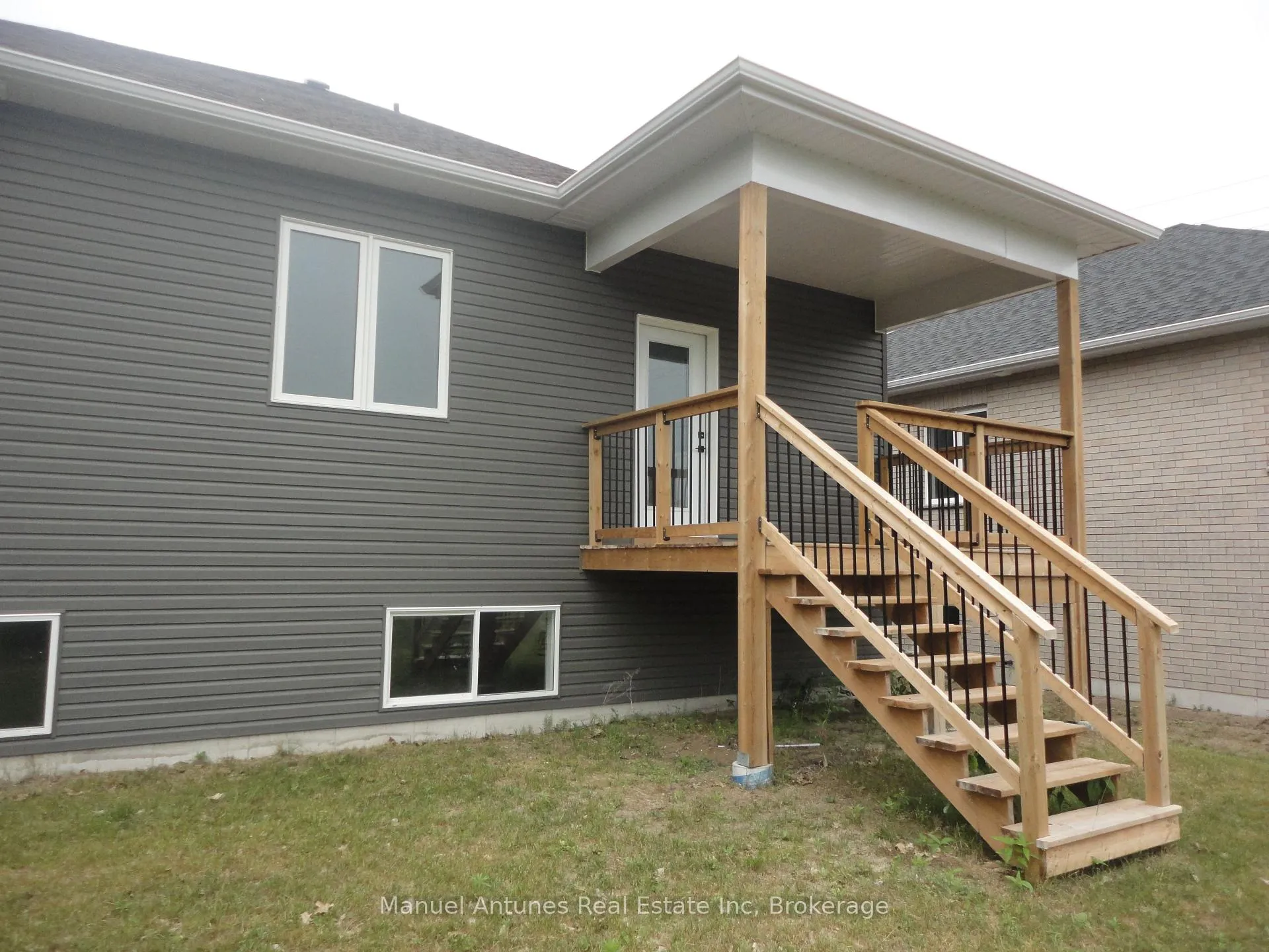 Photo 6 of 4 Joanne Crescent, Wasaga Beach — HOMEH