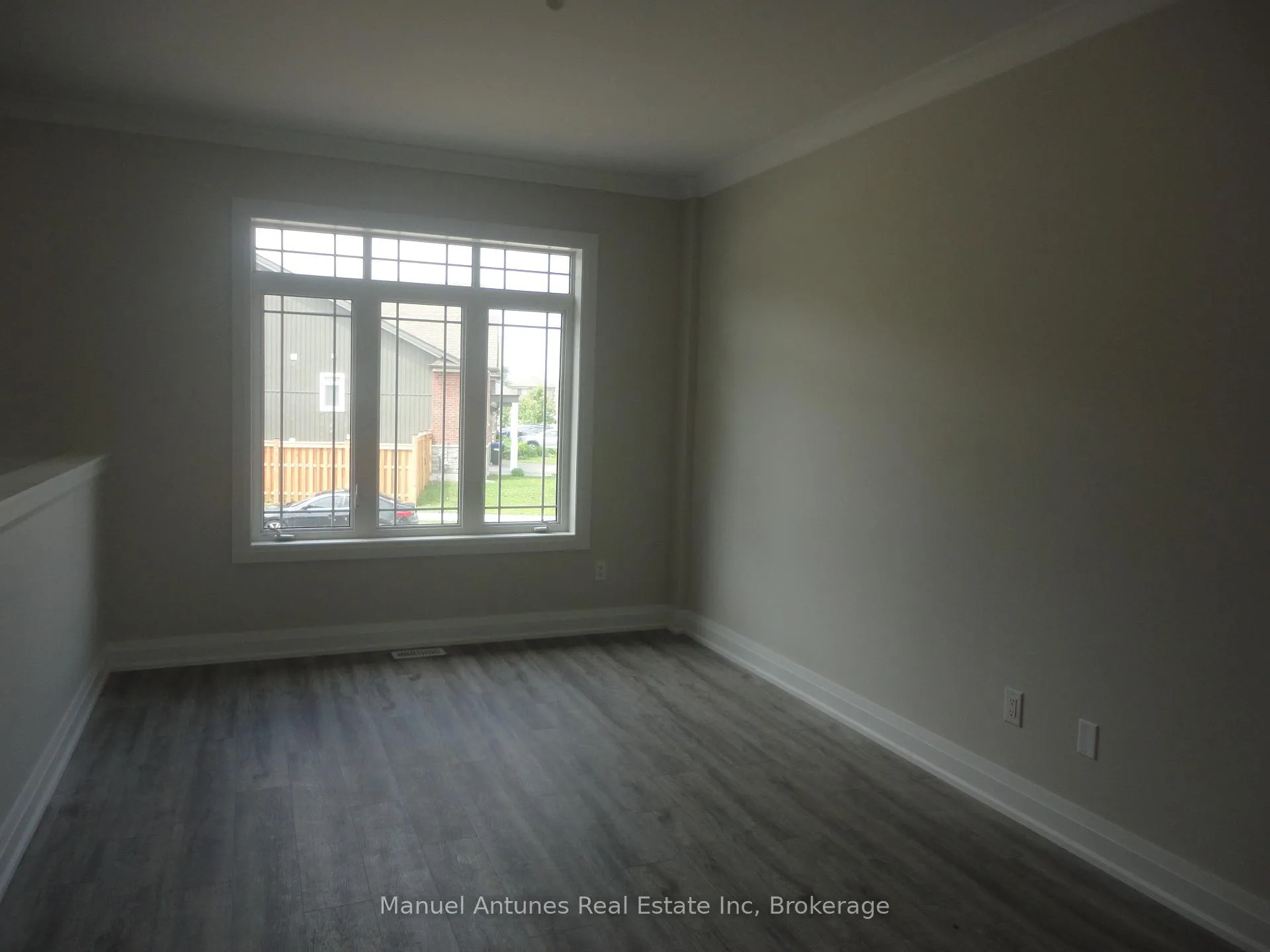 Photo 10 of 4 Joanne Crescent, Wasaga Beach — HOMEH