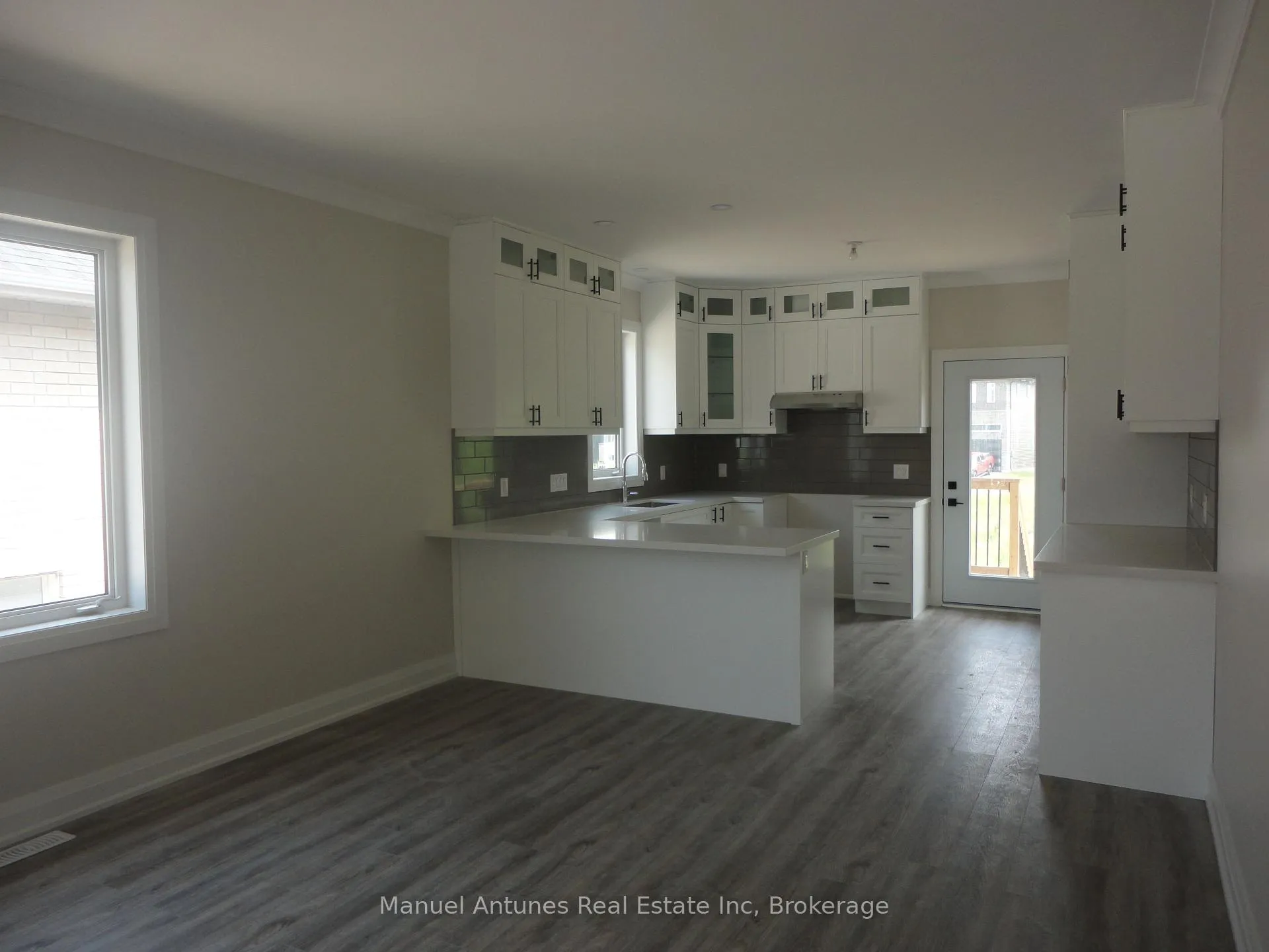 Photo 15 of 4 Joanne Crescent, Wasaga Beach — HOMEH