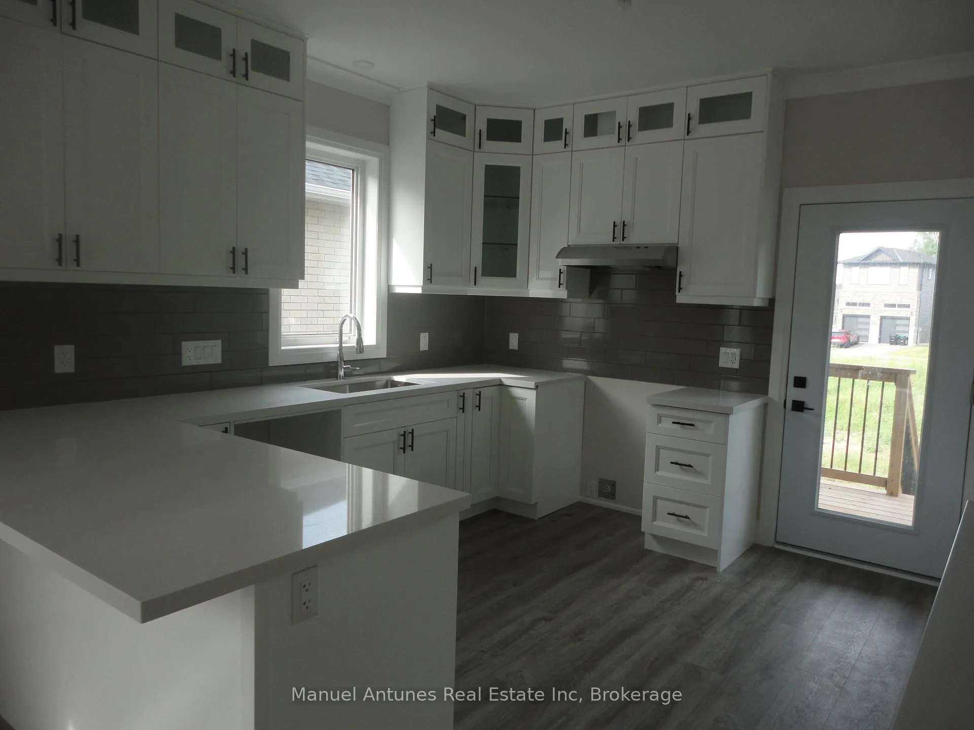Photo 16 of 4 Joanne Crescent, Wasaga Beach — HOMEH