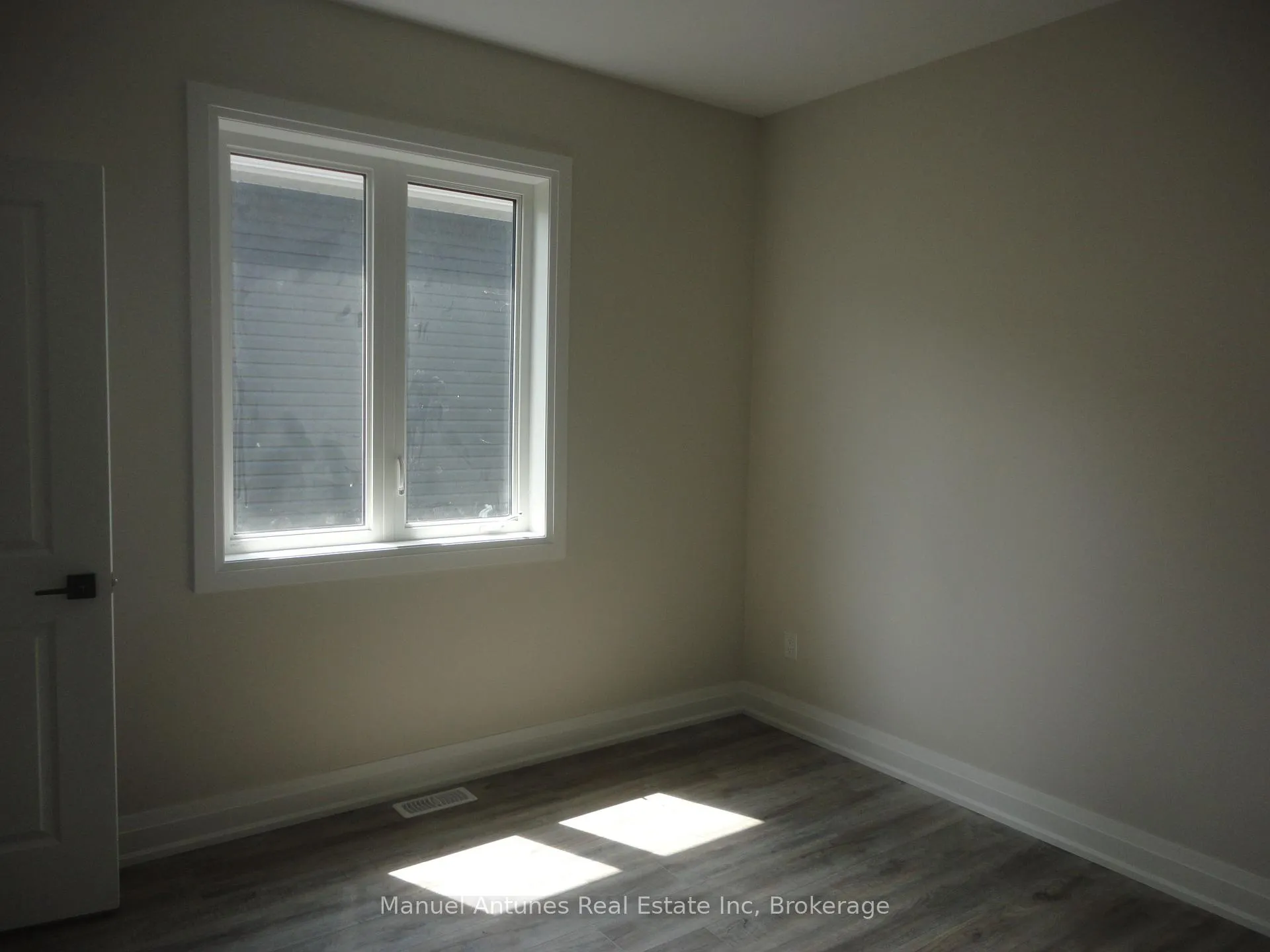 Photo 19 of 4 Joanne Crescent, Wasaga Beach — HOMEH