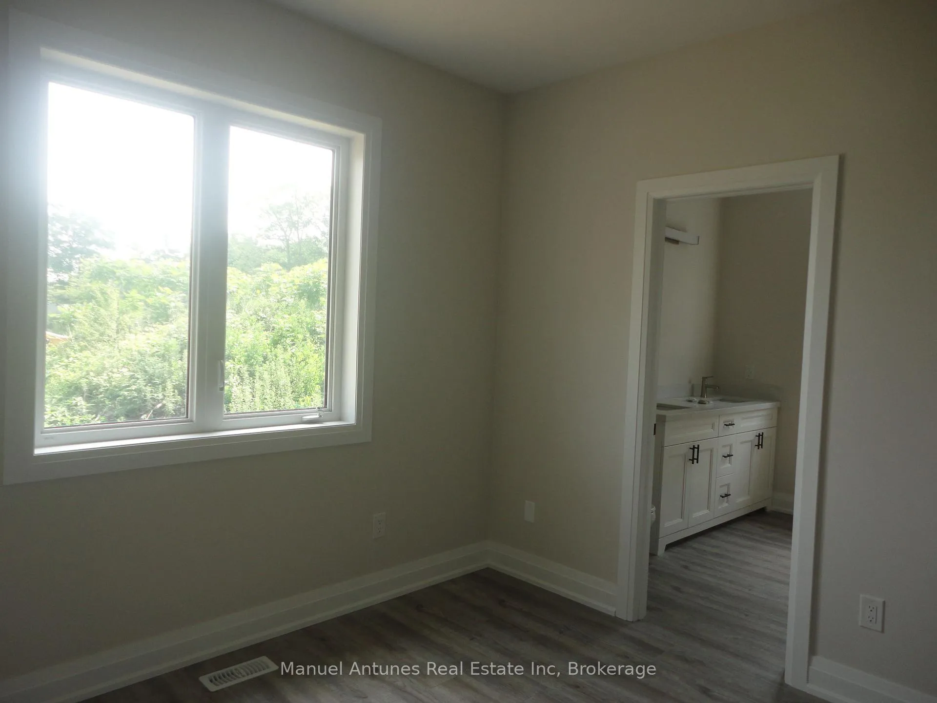 Photo 20 of 4 Joanne Crescent, Wasaga Beach — HOMEH
