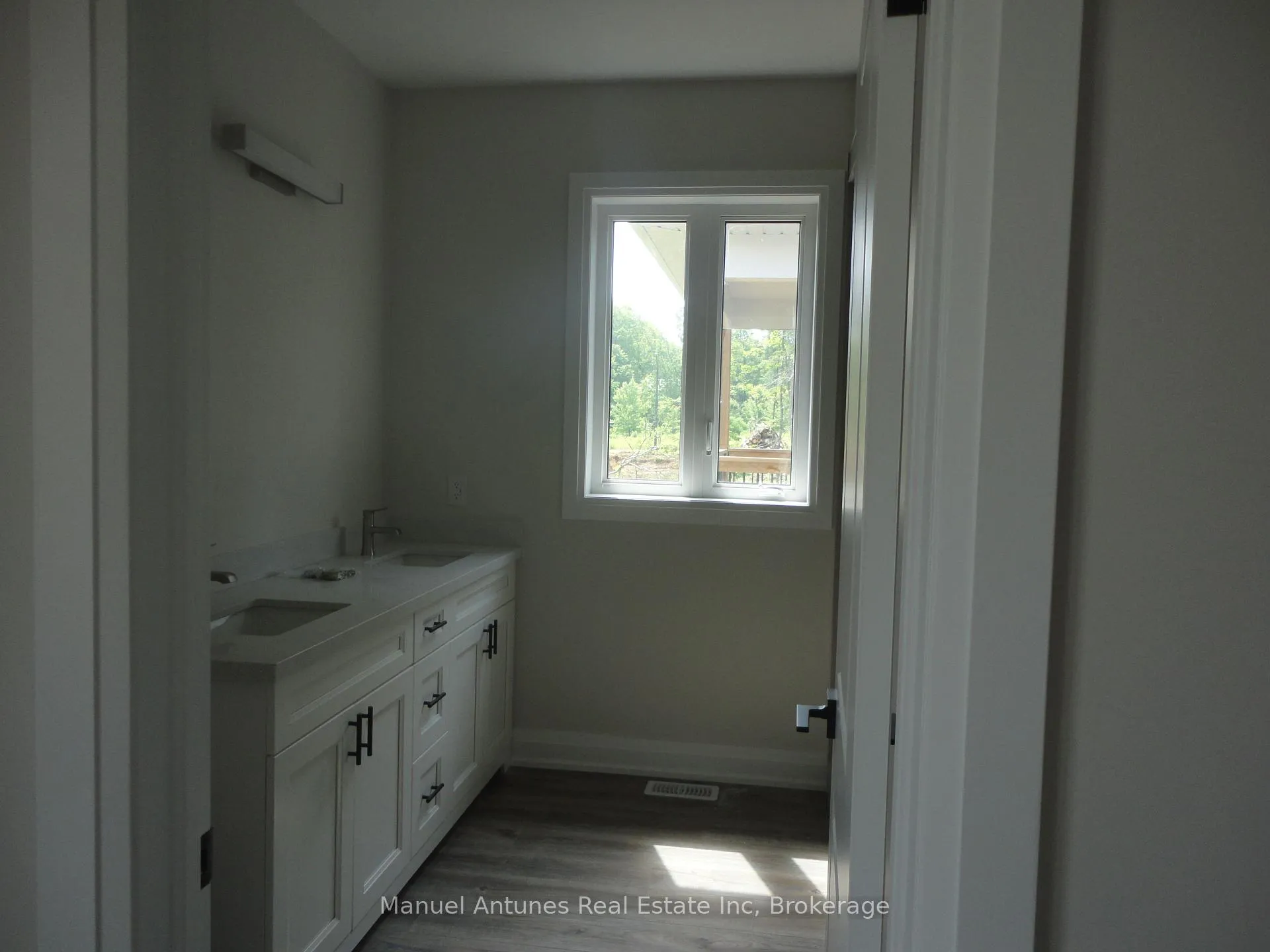 Photo 22 of 4 Joanne Crescent, Wasaga Beach — HOMEH