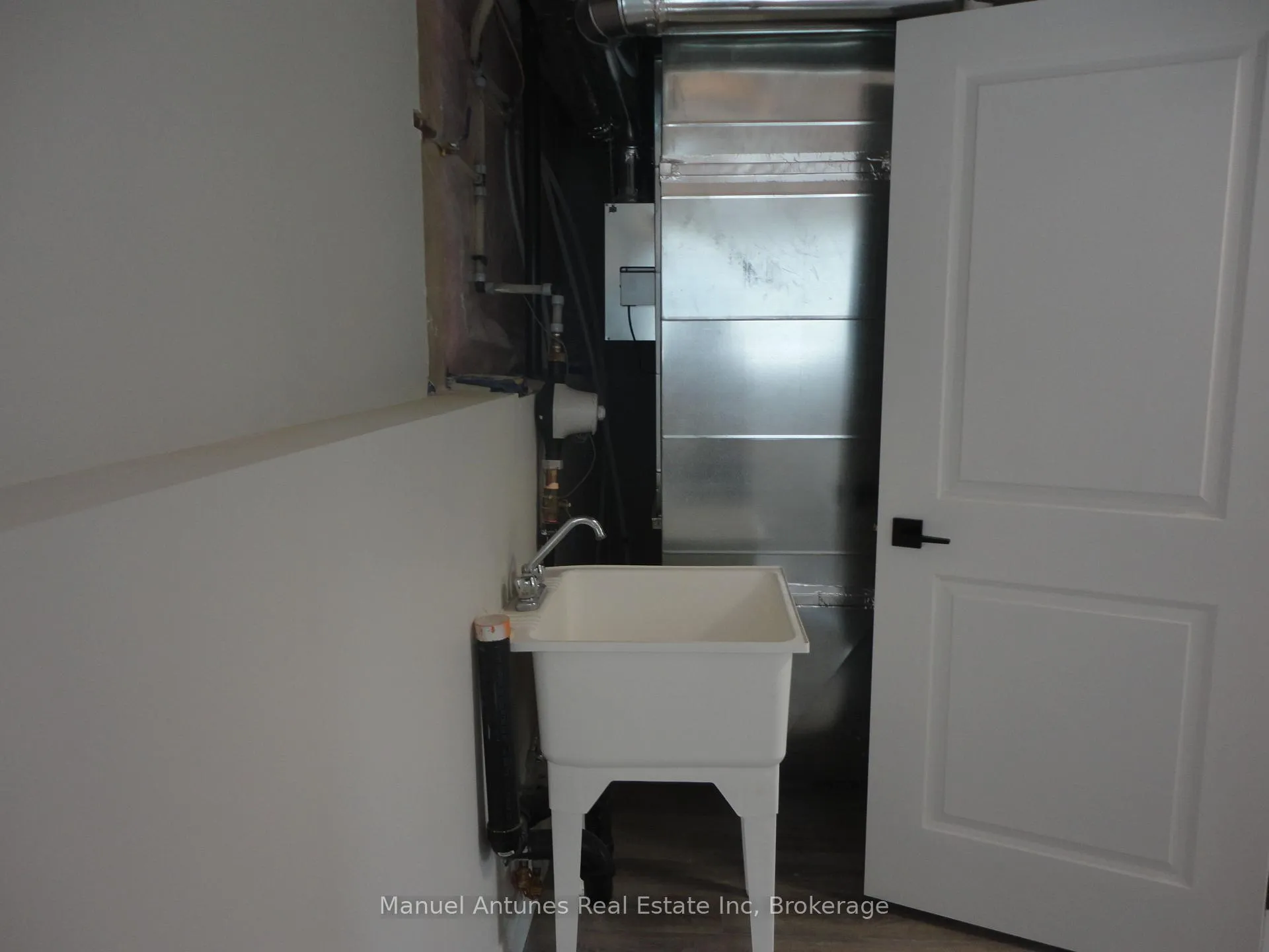 Photo 27 of 4 Joanne Crescent, Wasaga Beach — HOMEH