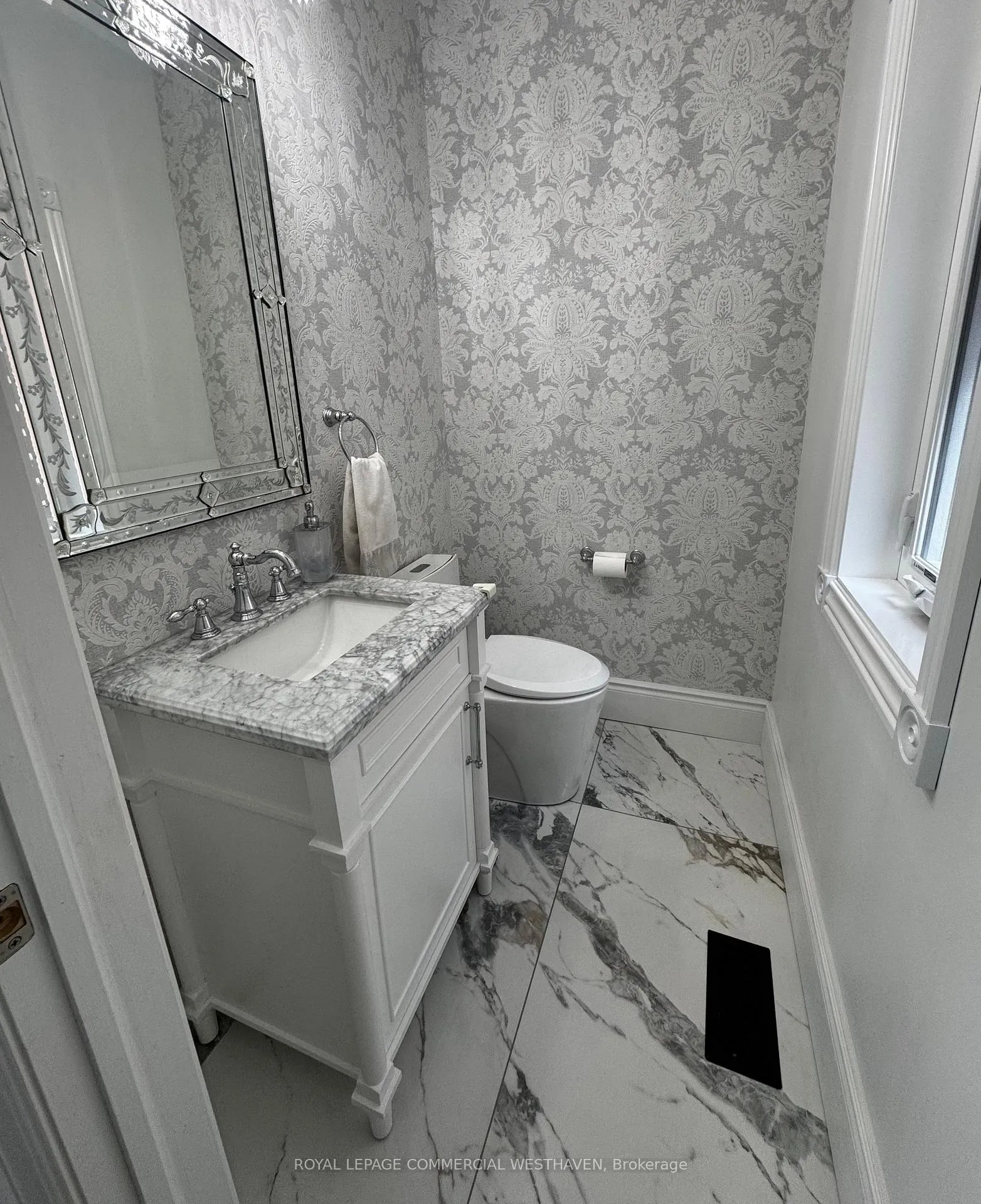 Photo 12 of 38 Warbler Avenue, Vaughan, Patterson — HOMEH