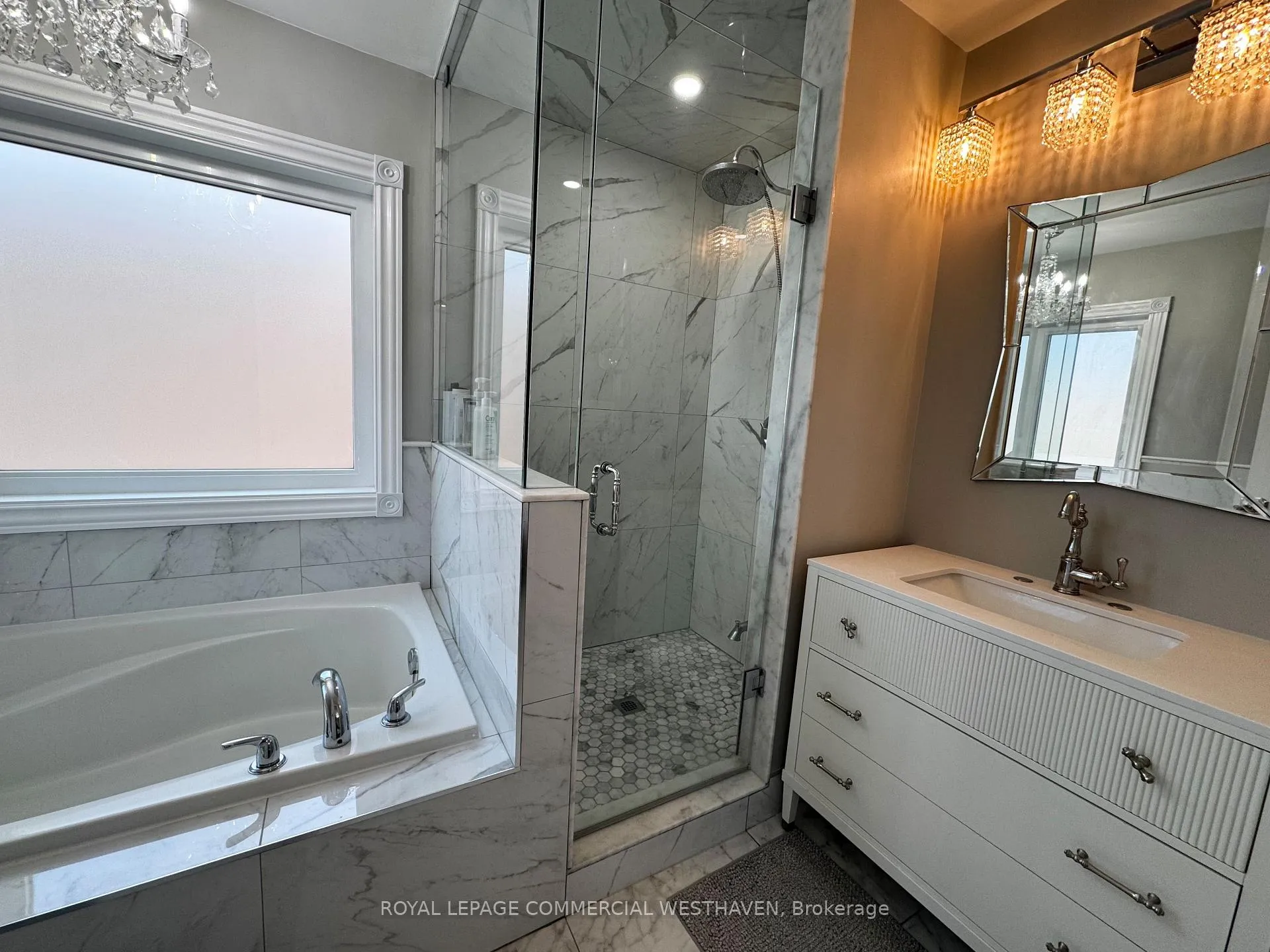 Photo 18 of 38 Warbler Avenue, Vaughan, Patterson — HOMEH