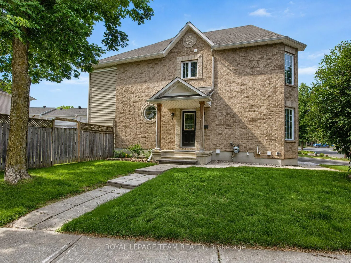 Photo 2 of 11 Marcay Street, Ottawa, Barrhaven East — HOMEH