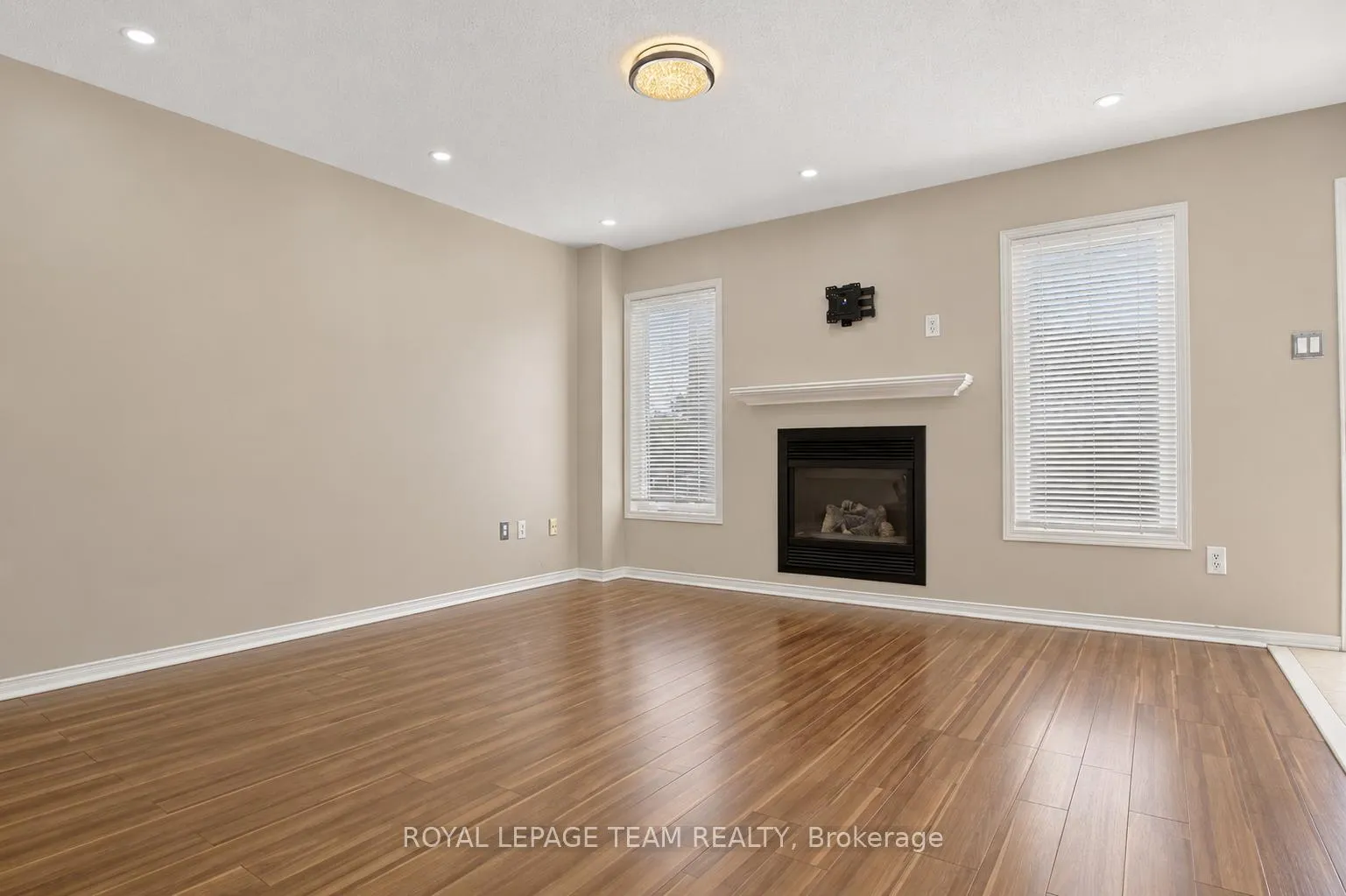 Photo 8 of 11 Marcay Street, Ottawa, Barrhaven East — HOMEH