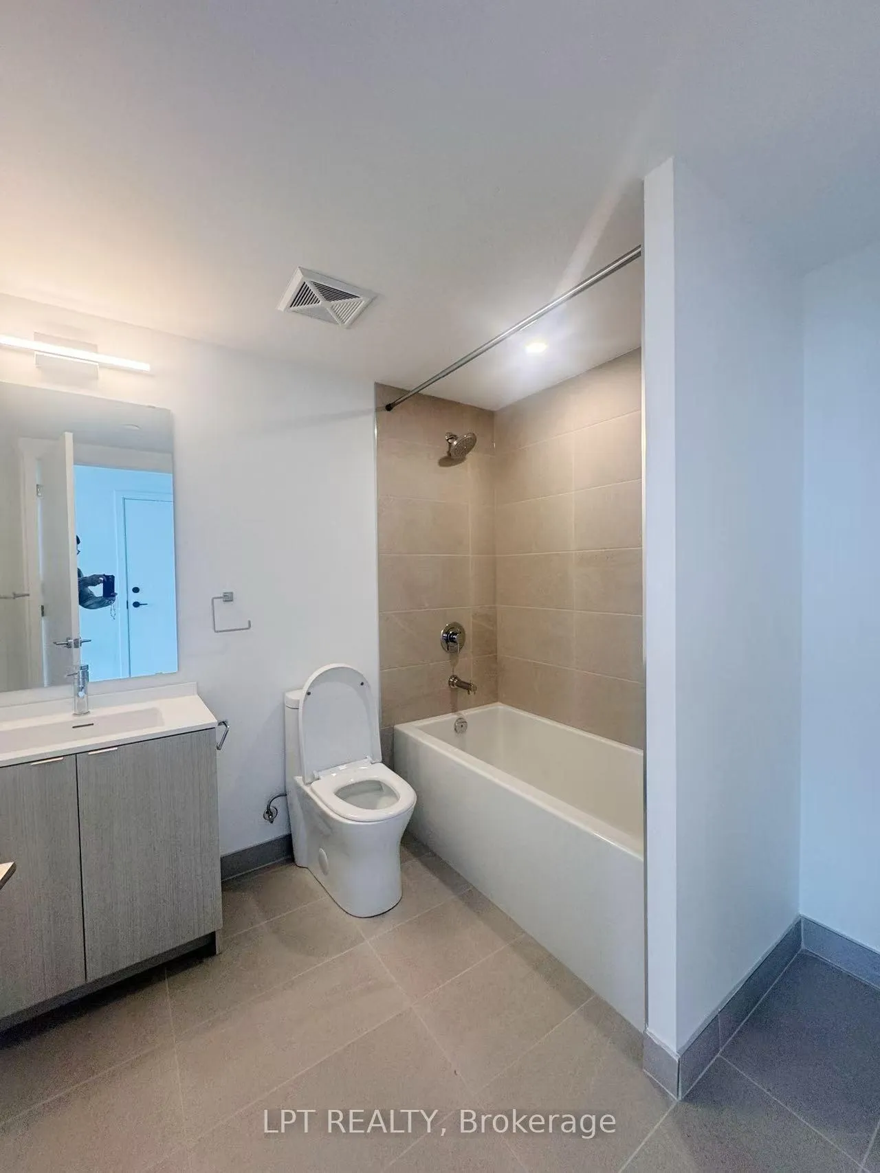 Photo 11 of Unit 3508, 100 Queen Street E, Toronto, Church-Yonge Corridor — HOMEH