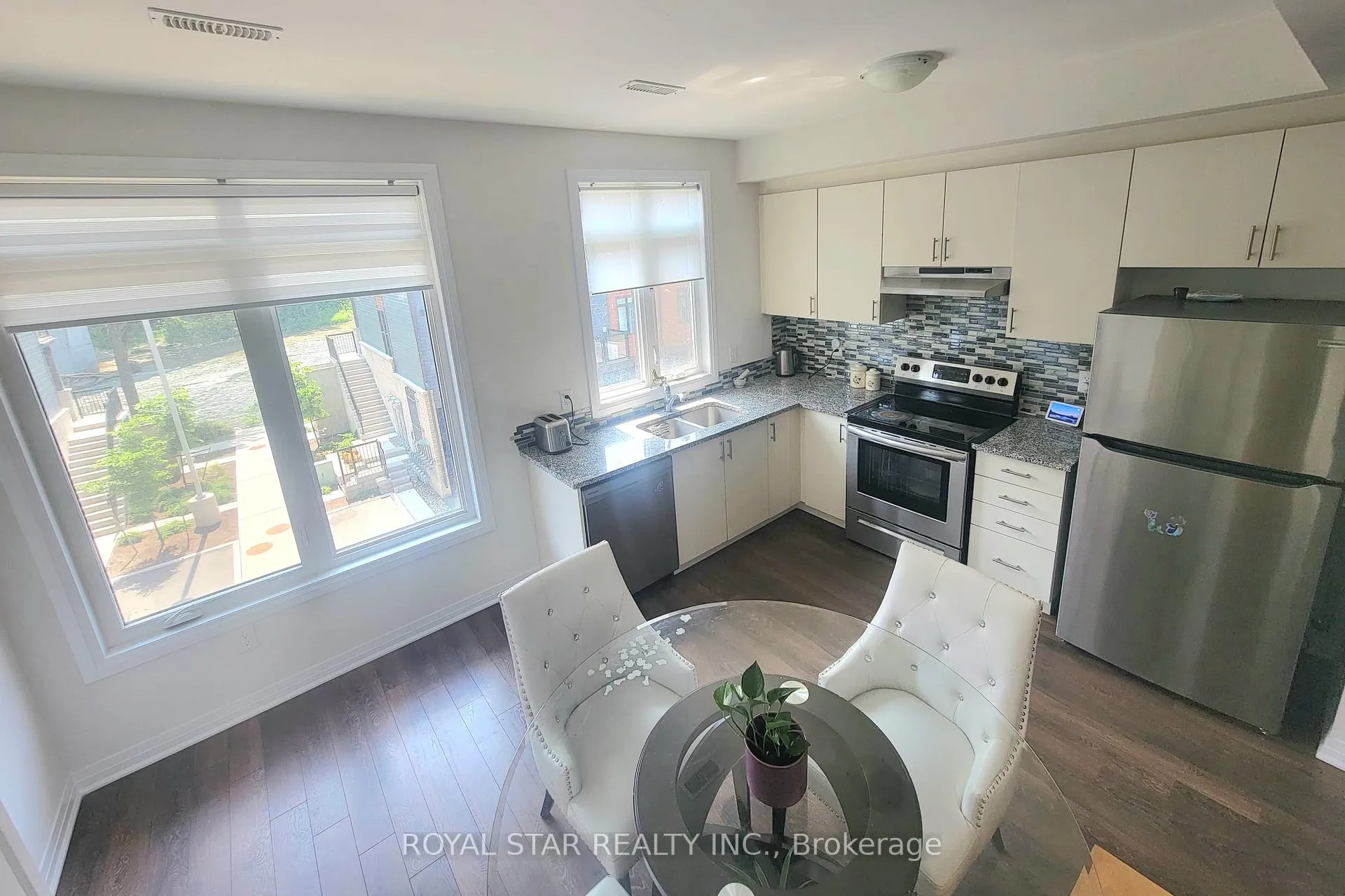 Photo 10 of Unit 33, 2 Willow Street, Brant, Paris — HOMEH
