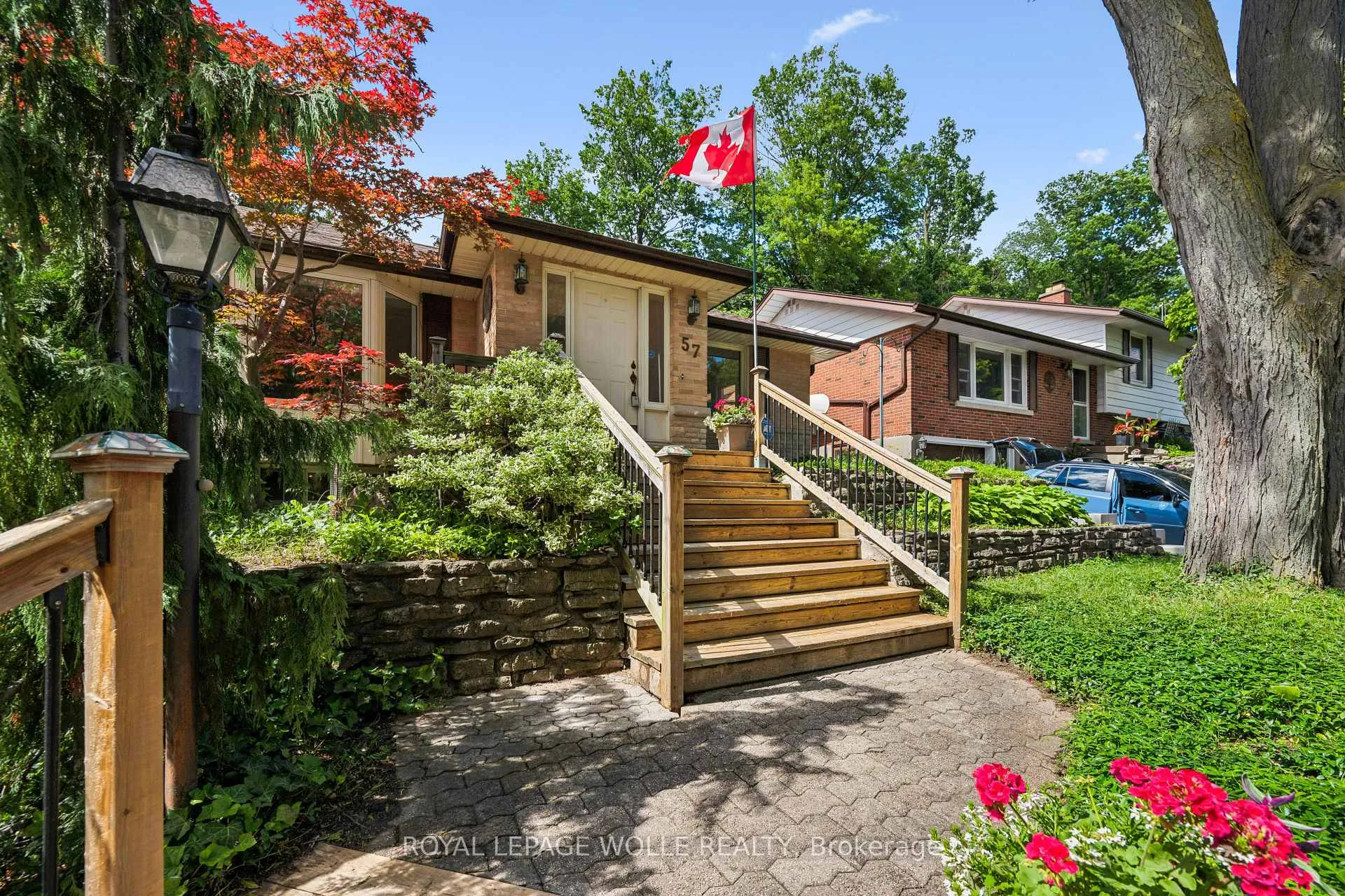 Photo 4 of 57 Maplewood Place, Kitchener — HOMEH
