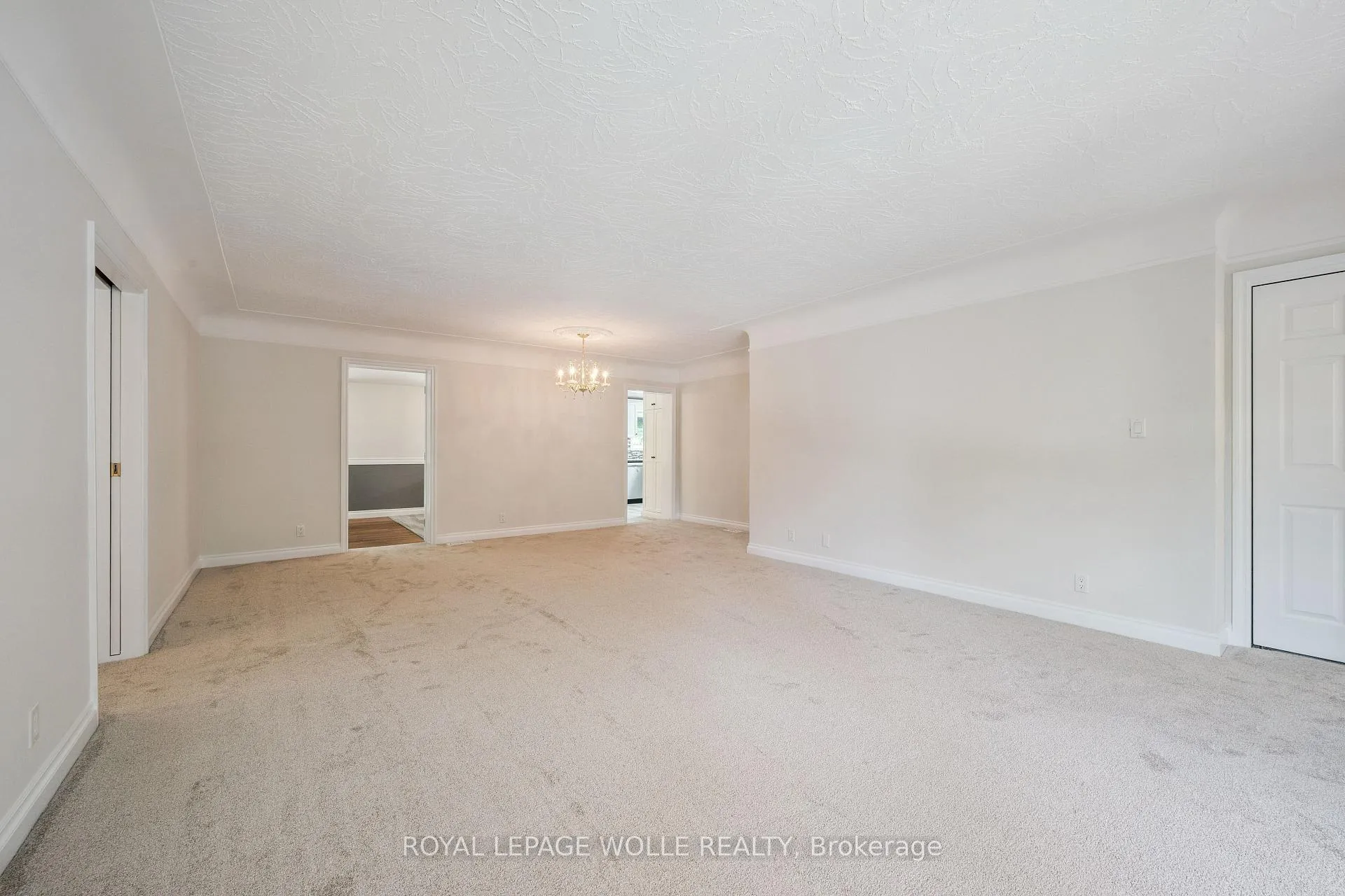 Photo 8 of 57 Maplewood Place, Kitchener — HOMEH