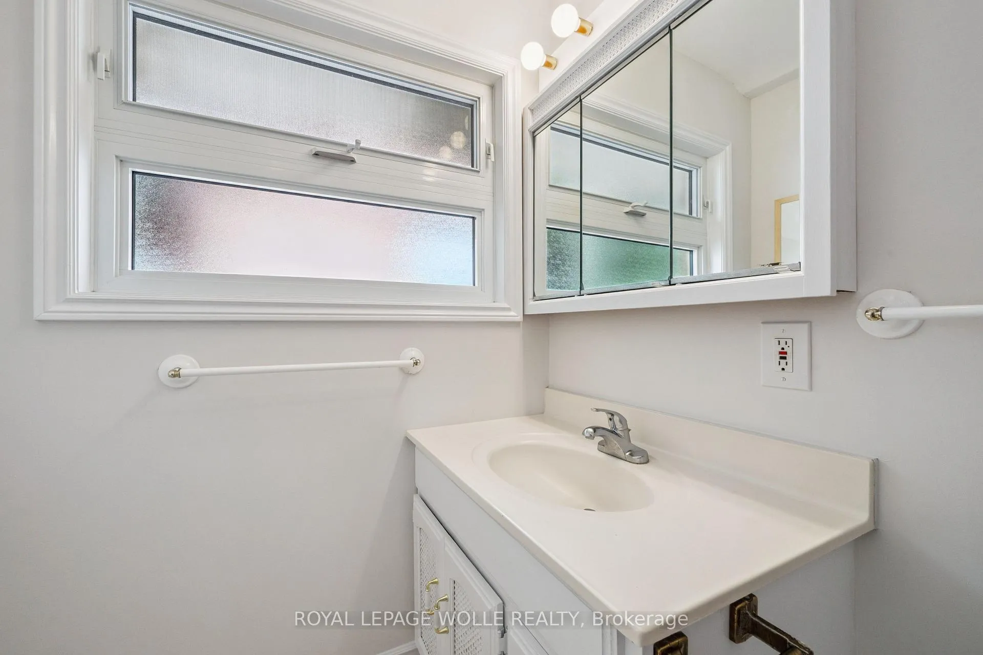 Photo 22 of 57 Maplewood Place, Kitchener — HOMEH