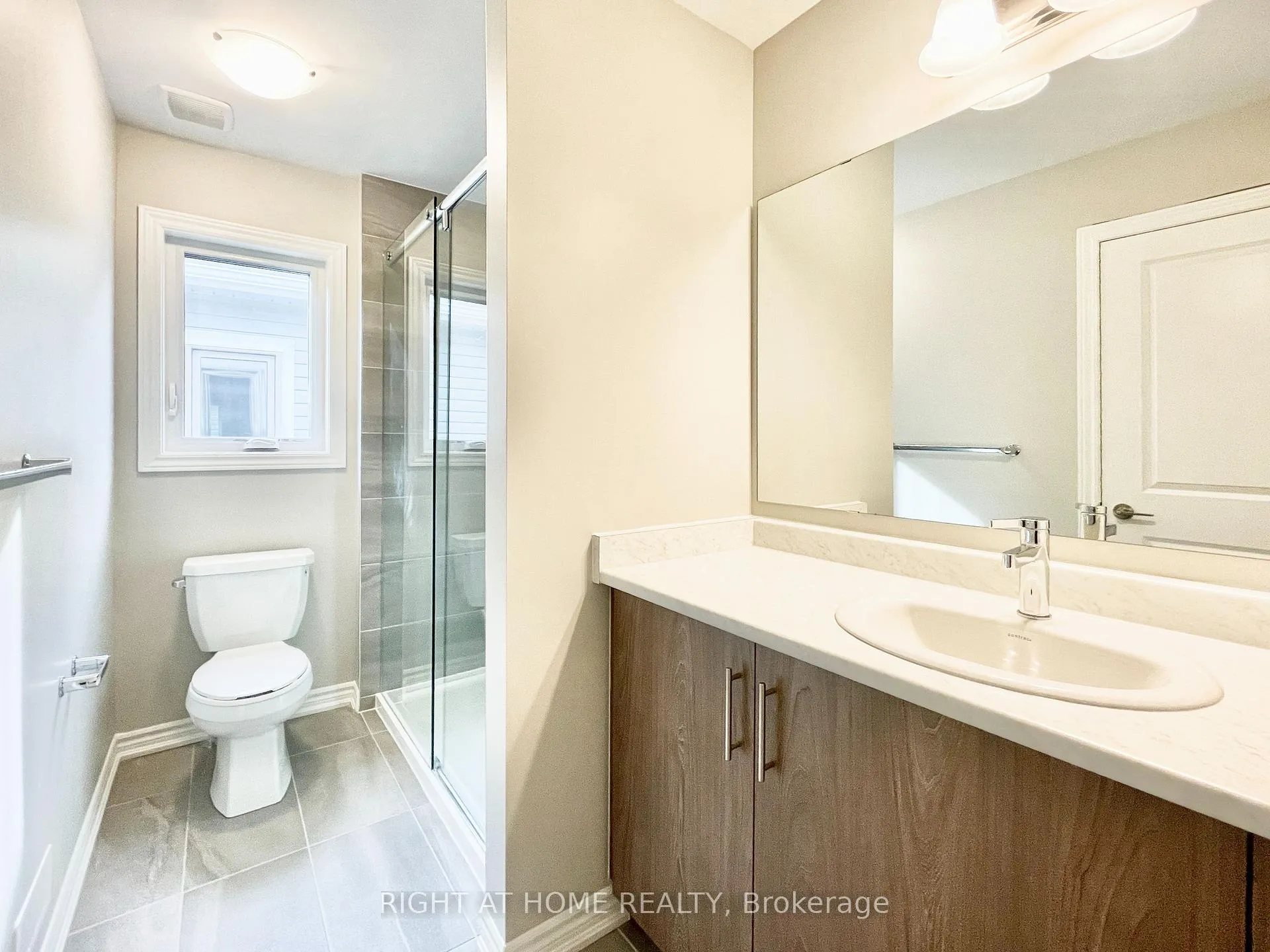 Photo 14 of 66 Gemini Drive, Barrie, Rural Barrie Southeast — HOMEH
