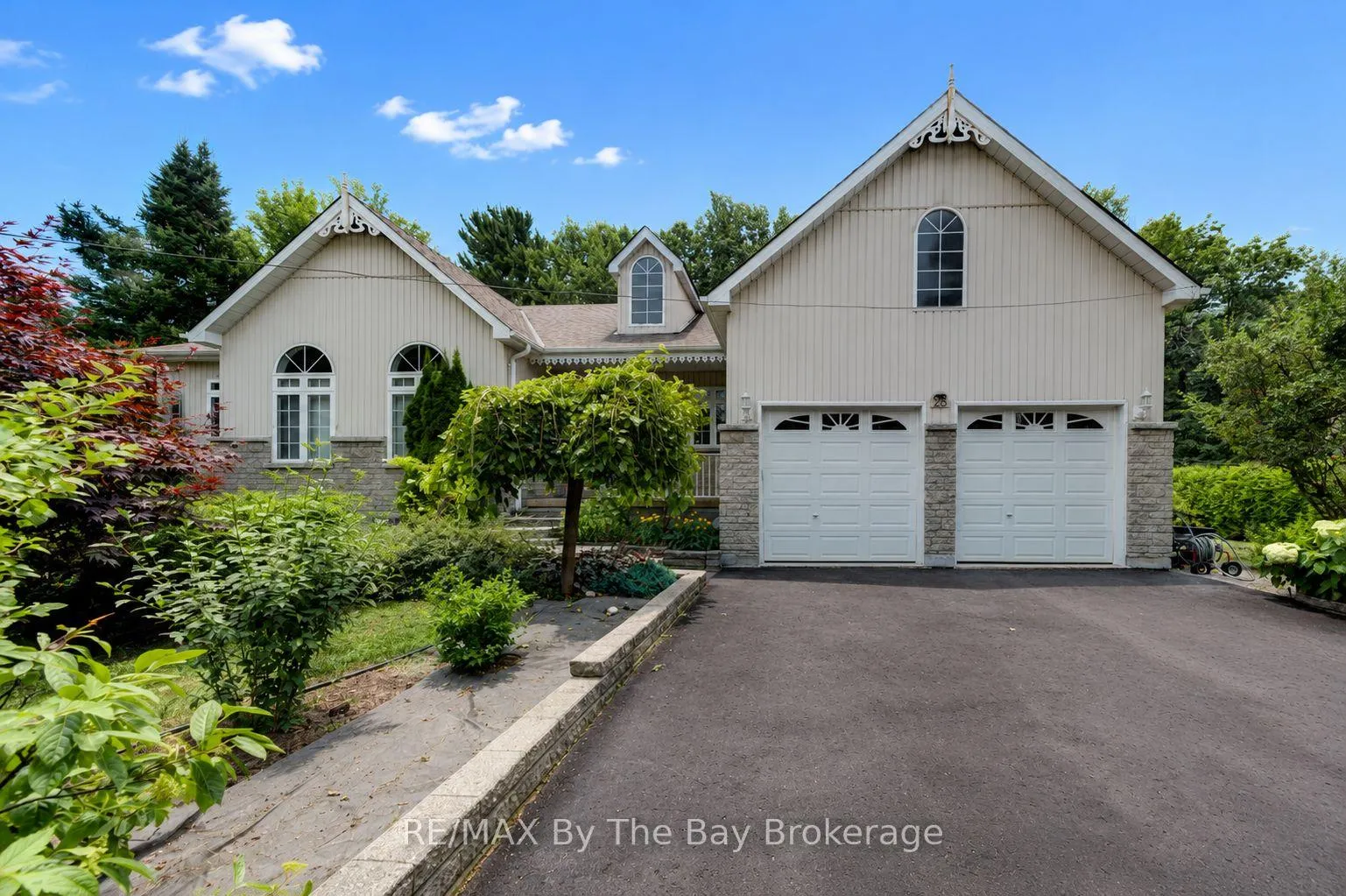 Photo 1 of 28 Bridlewood Crescent, Wasaga Beach — HOMEH
