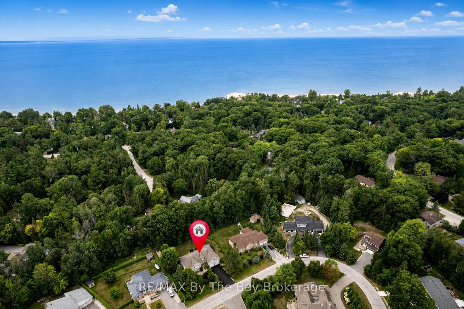 Photo 2 of 28 Bridlewood Crescent, Wasaga Beach — HOMEH