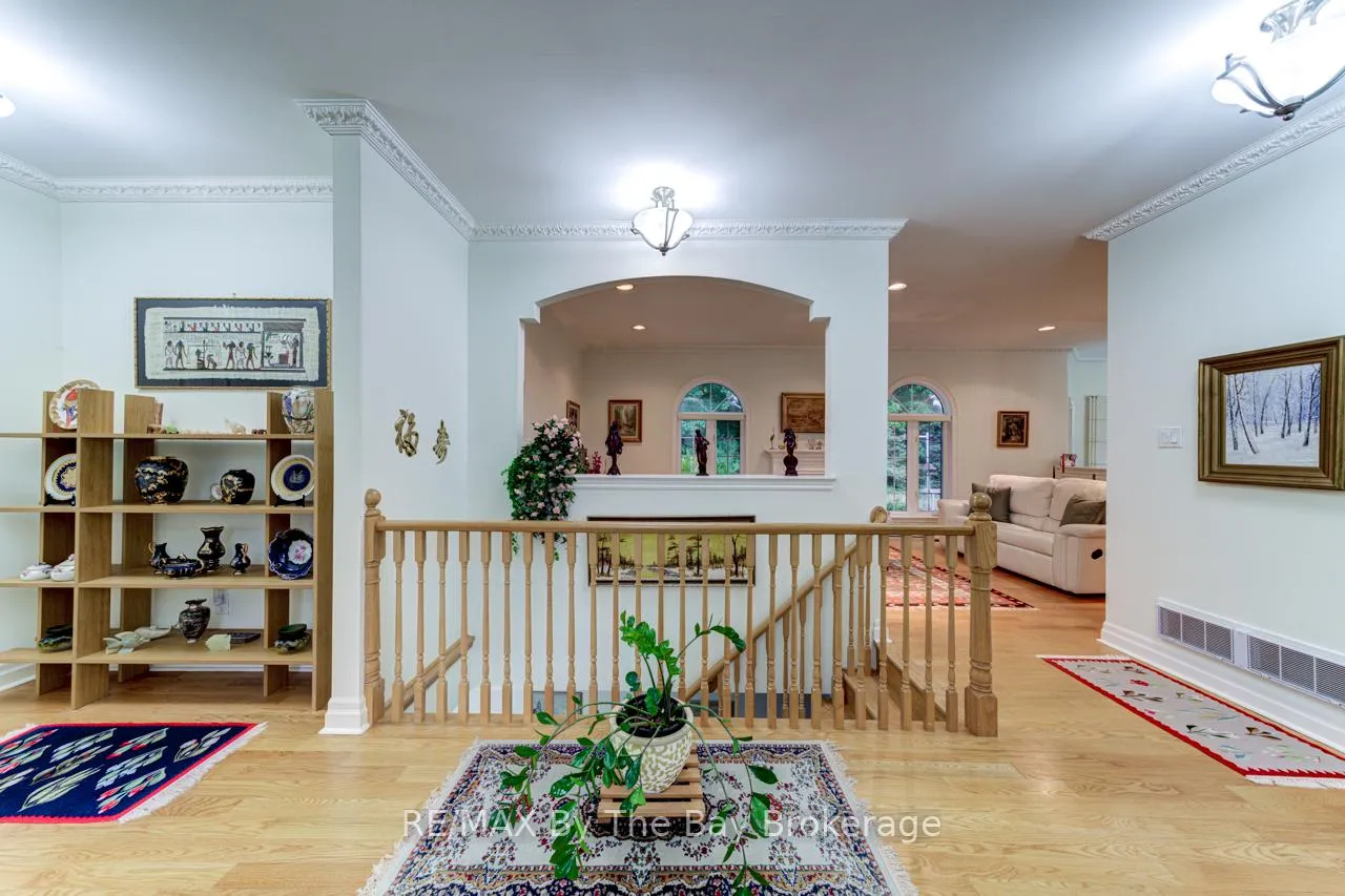 Photo 7 of 28 Bridlewood Crescent, Wasaga Beach — HOMEH