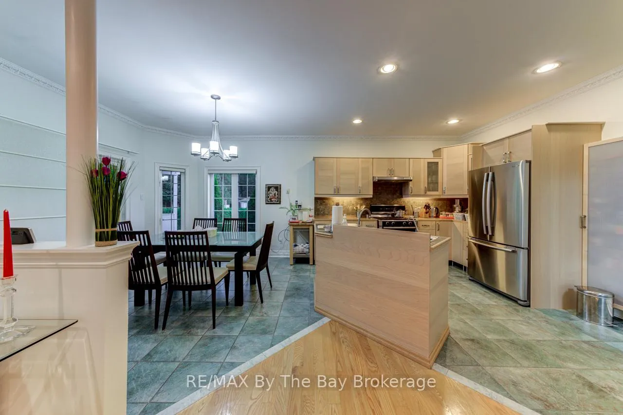 Photo 11 of 28 Bridlewood Crescent, Wasaga Beach — HOMEH