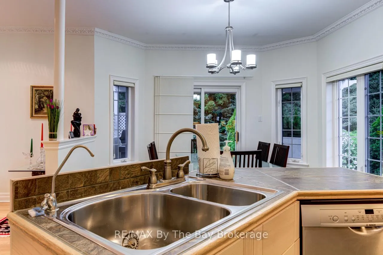Photo 16 of 28 Bridlewood Crescent, Wasaga Beach — HOMEH