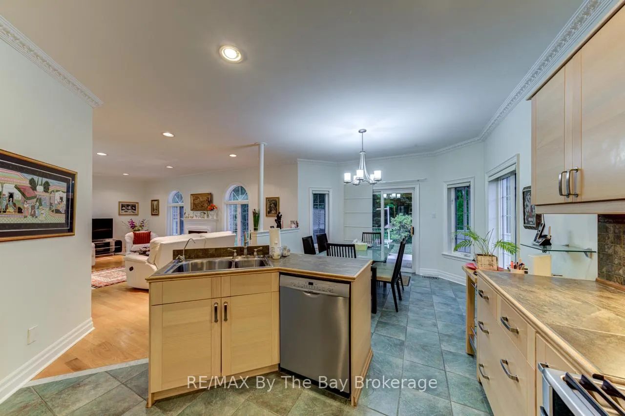 Photo 17 of 28 Bridlewood Crescent, Wasaga Beach — HOMEH