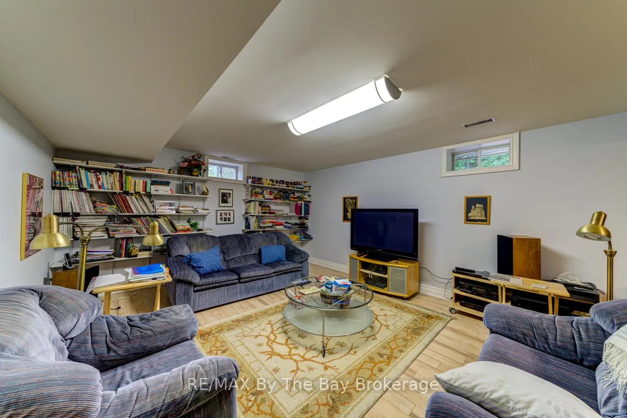 Photo 32 of 28 Bridlewood Crescent, Wasaga Beach — HOMEH
