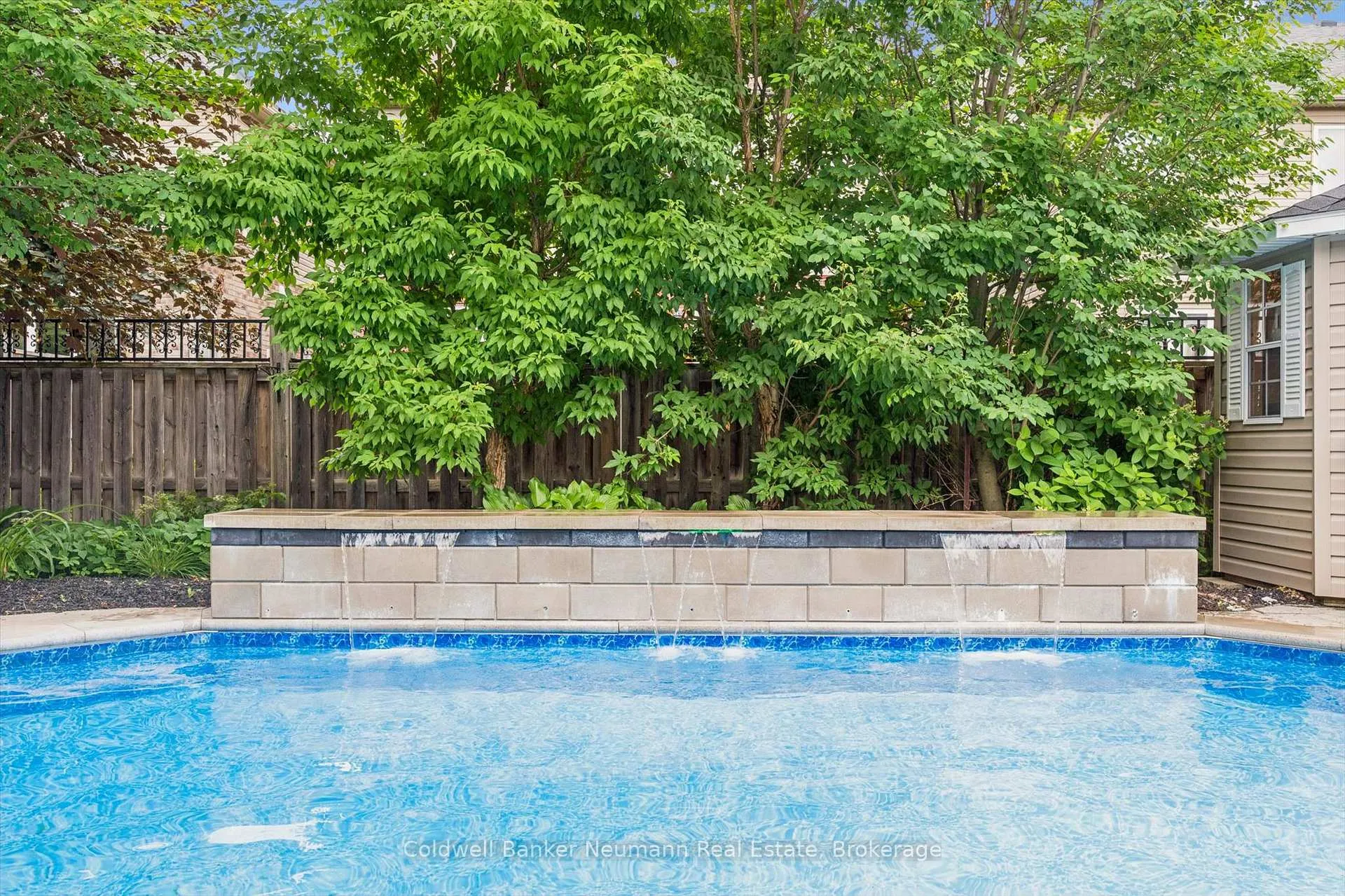 Photo 26 of 38 Baxter Drive, Guelph, Pineridge/Westminster Woods — HOMEH