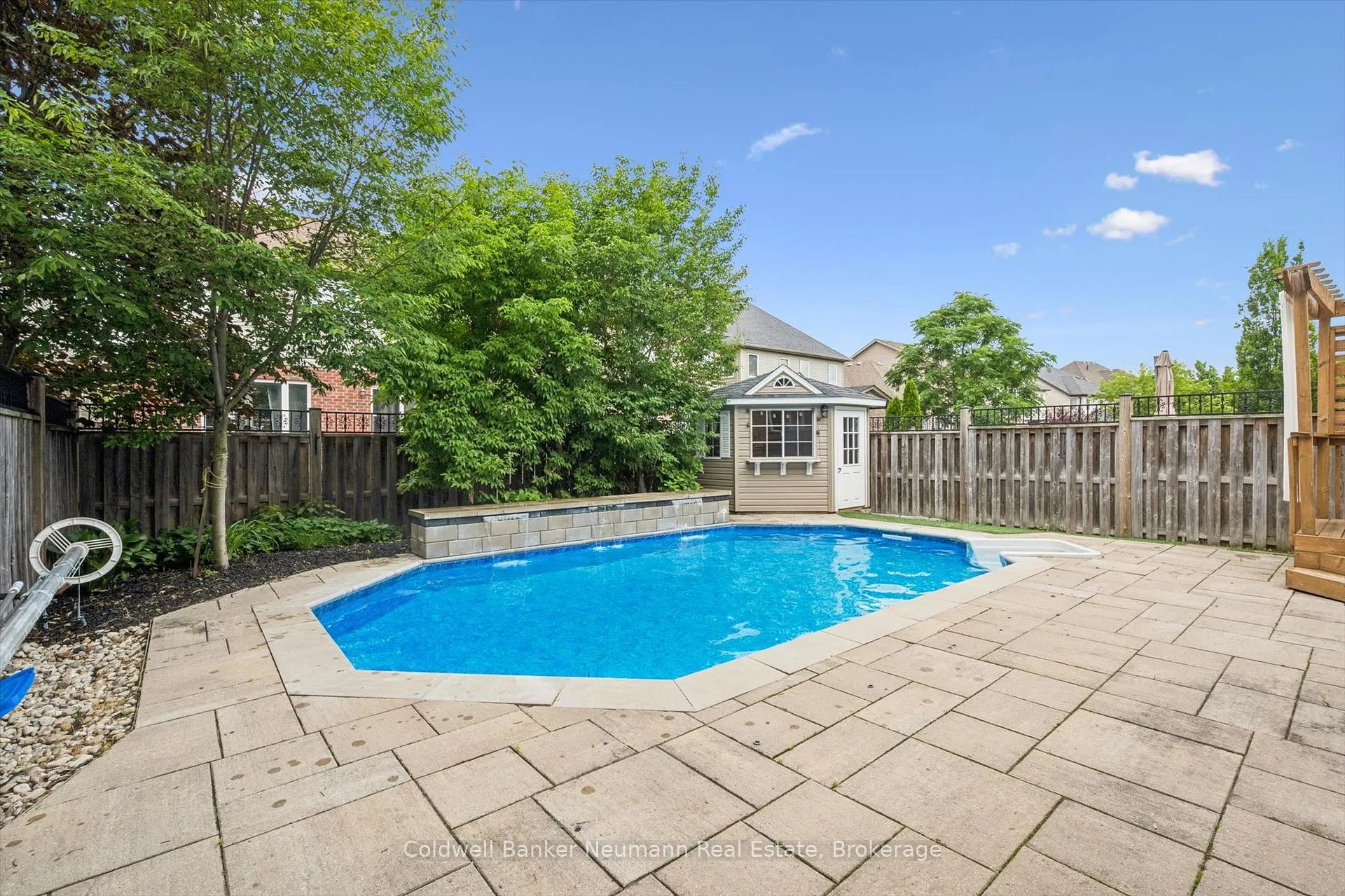 Photo 27 of 38 Baxter Drive, Guelph, Pineridge/Westminster Woods — HOMEH