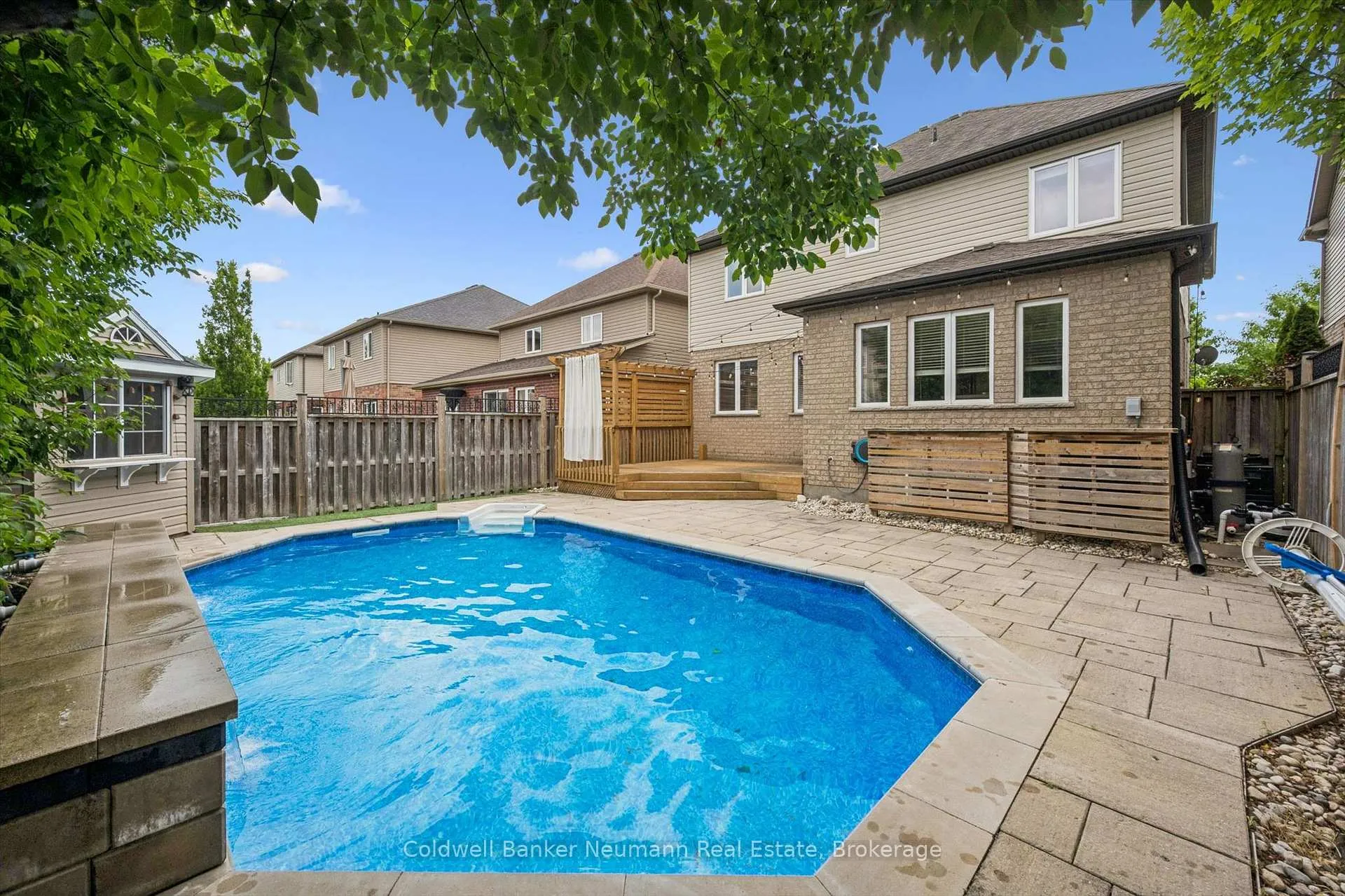 Photo 28 of 38 Baxter Drive, Guelph, Pineridge/Westminster Woods — HOMEH